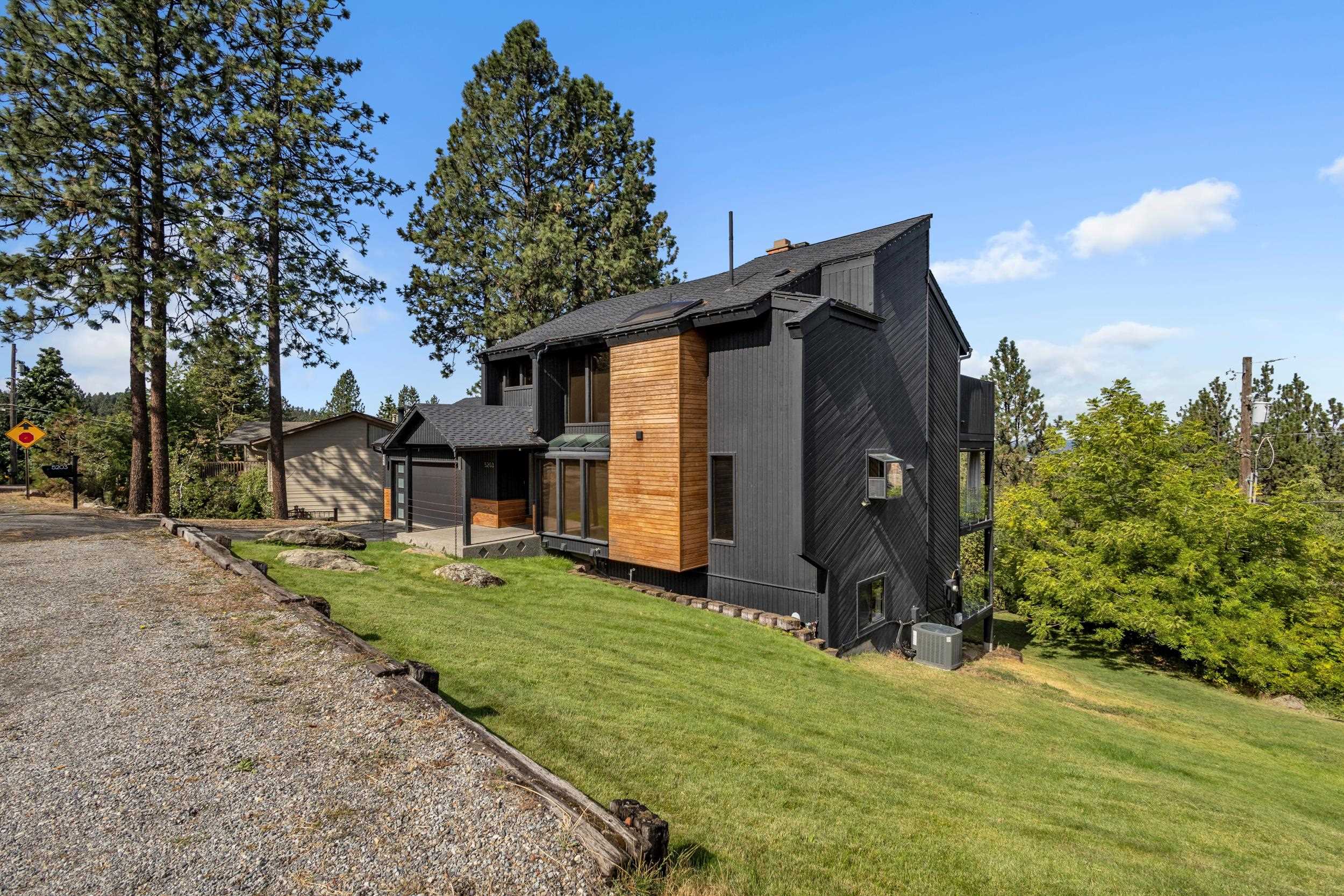 5203 E 16th Ave - Photo 2