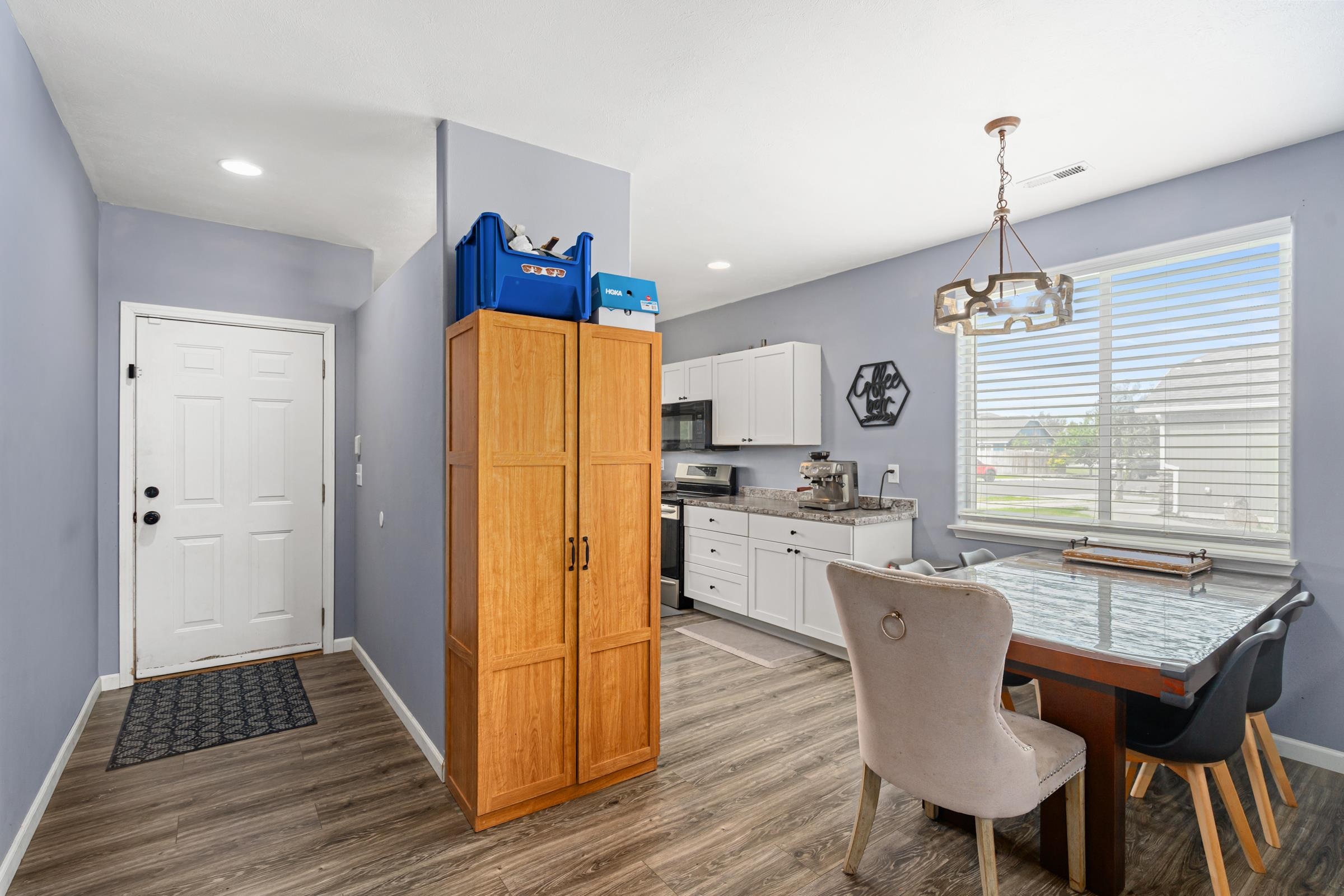 525 S Solar St - Photo 5