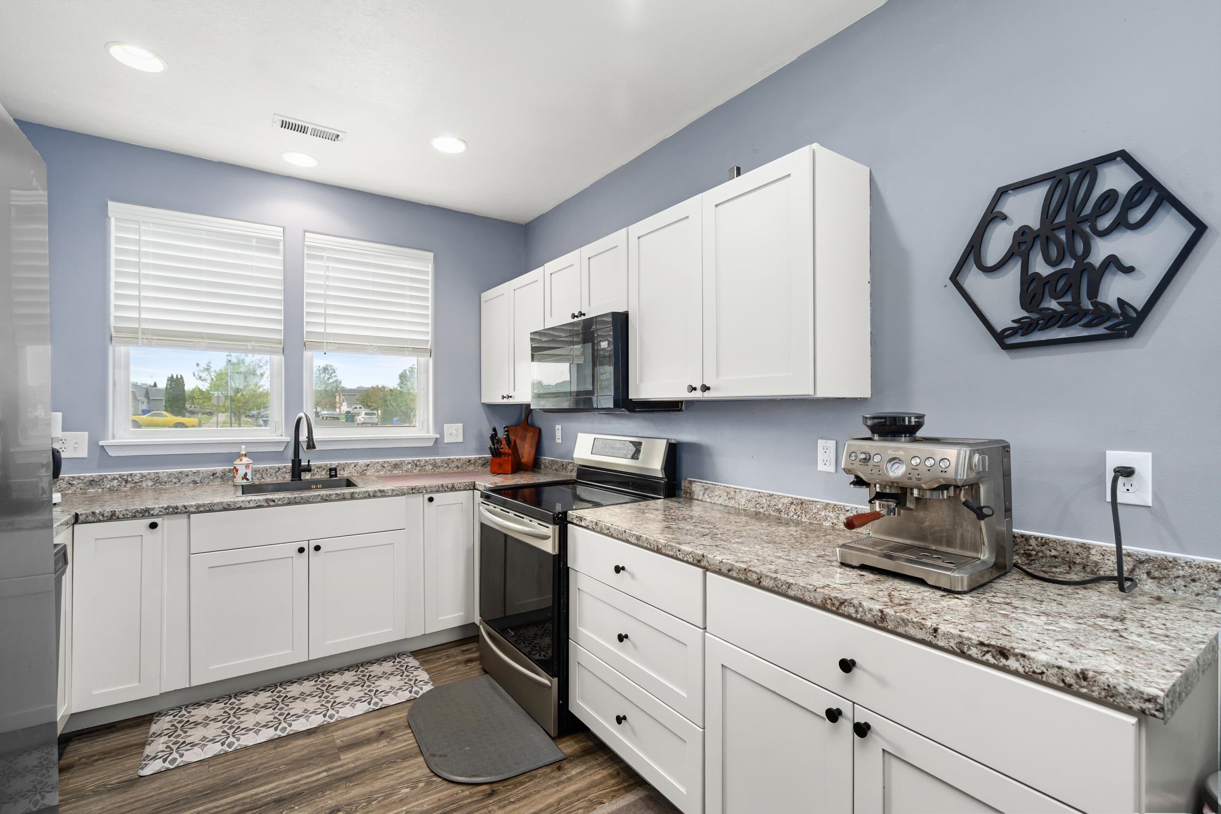 525 S Solar St - Photo 6