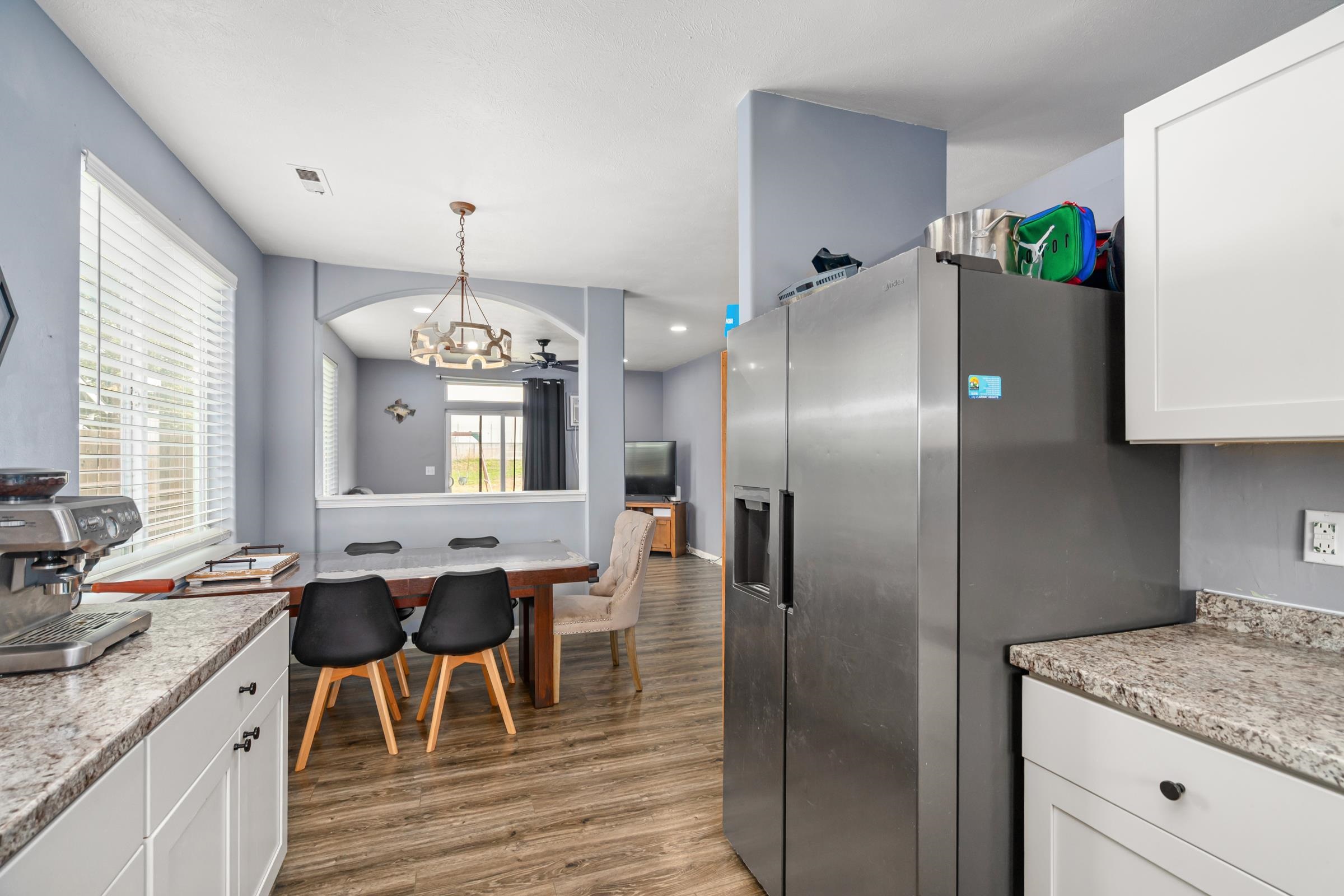 525 S Solar St - Photo 8