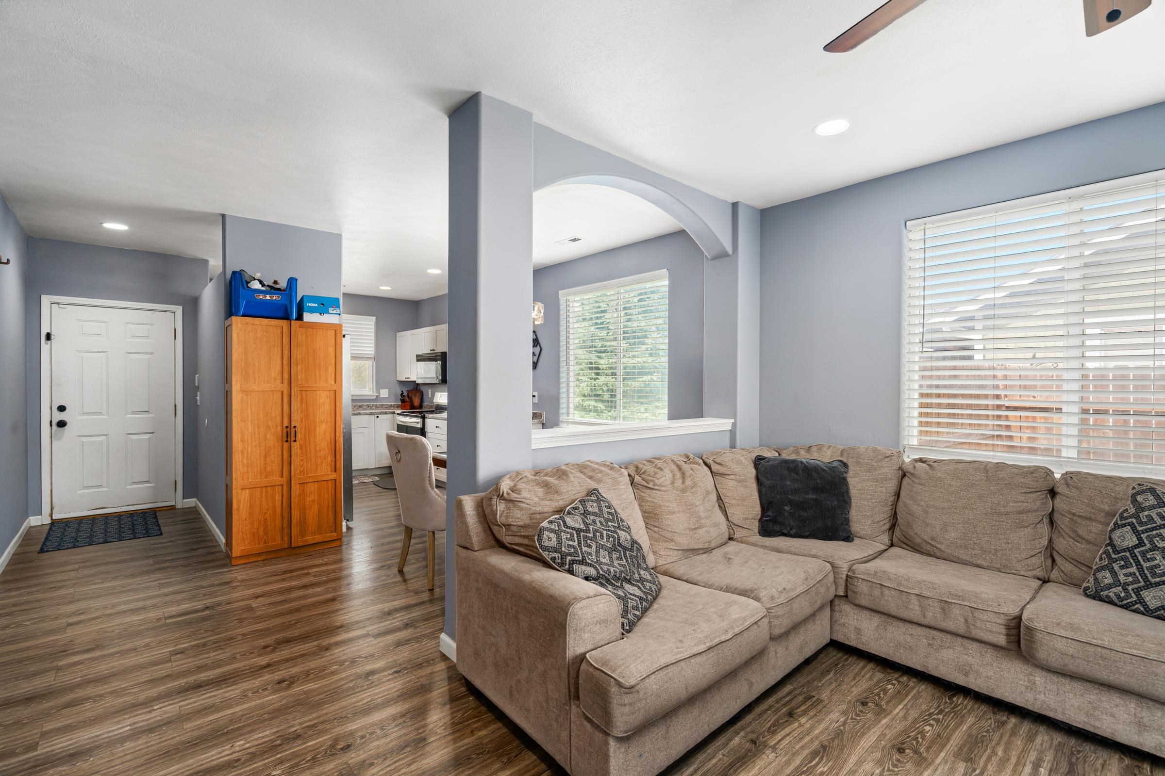 525 S Solar St - Photo 11