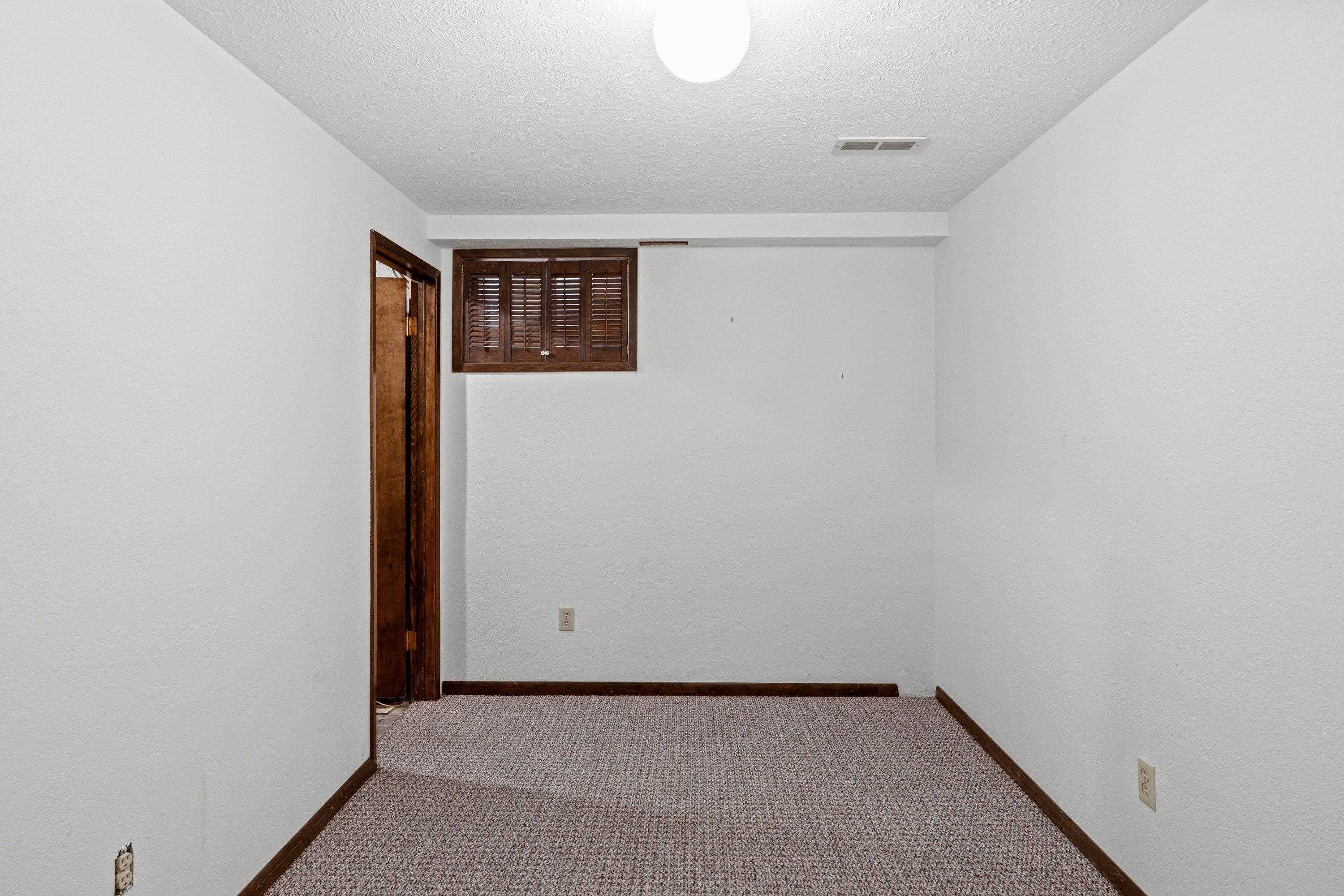 10918 E 50TH Ct - Photo 29