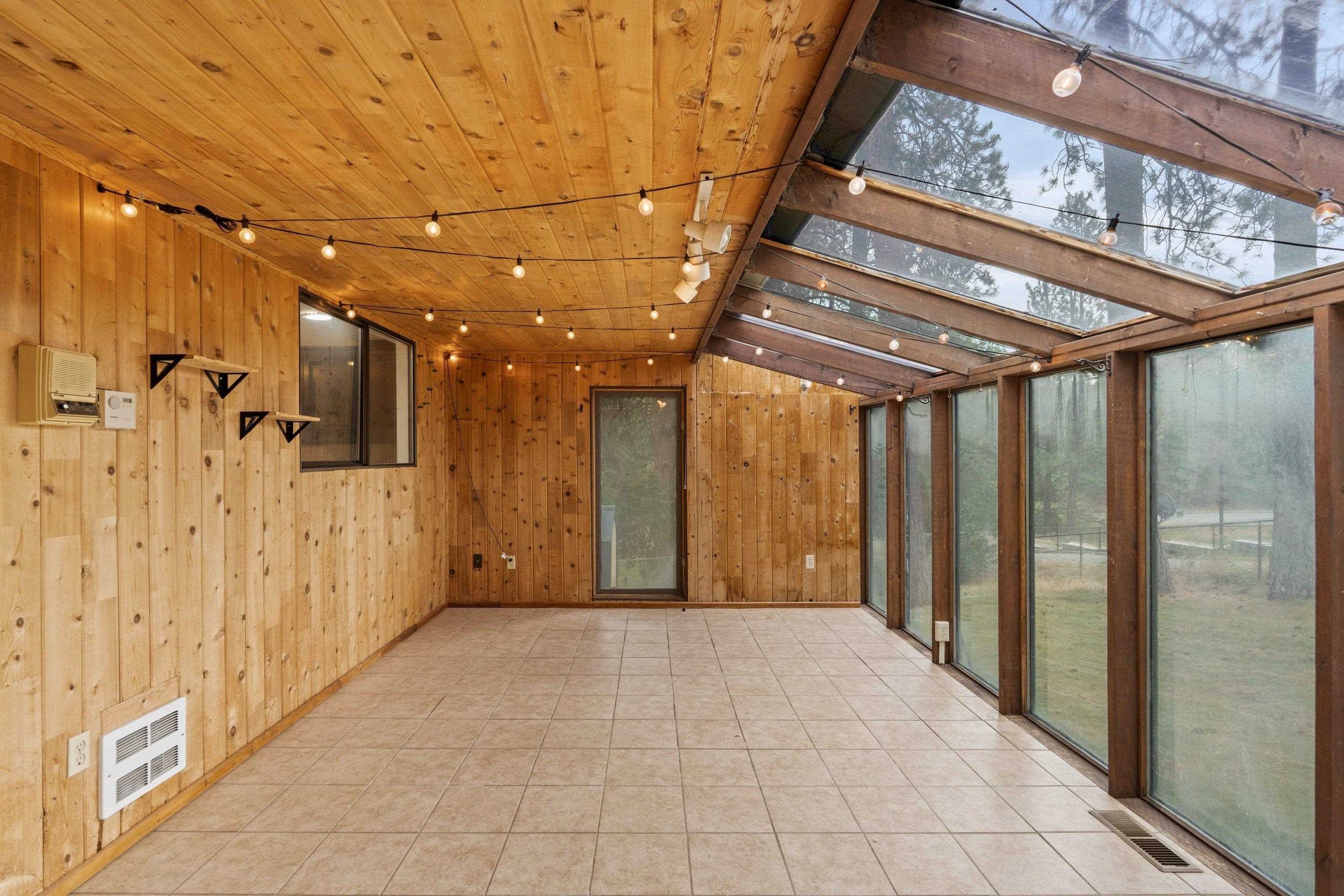 10918 E 50TH Ct - Photo 31