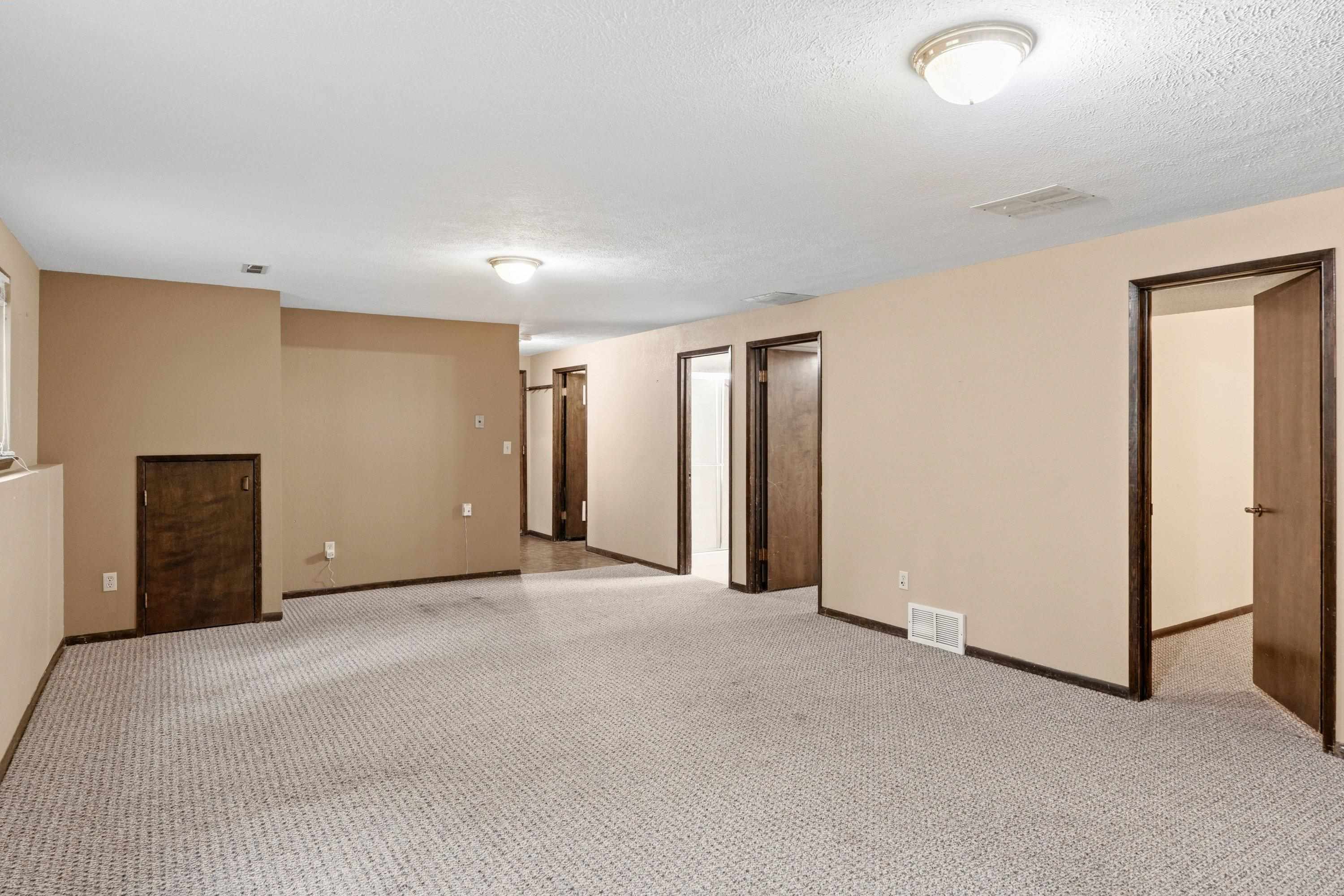 10918 E 50TH Ct - Photo 26
