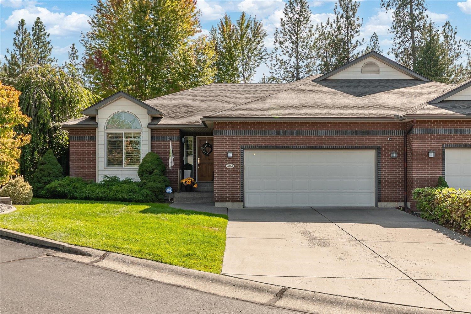303 W Arrow Ln - Photo 1