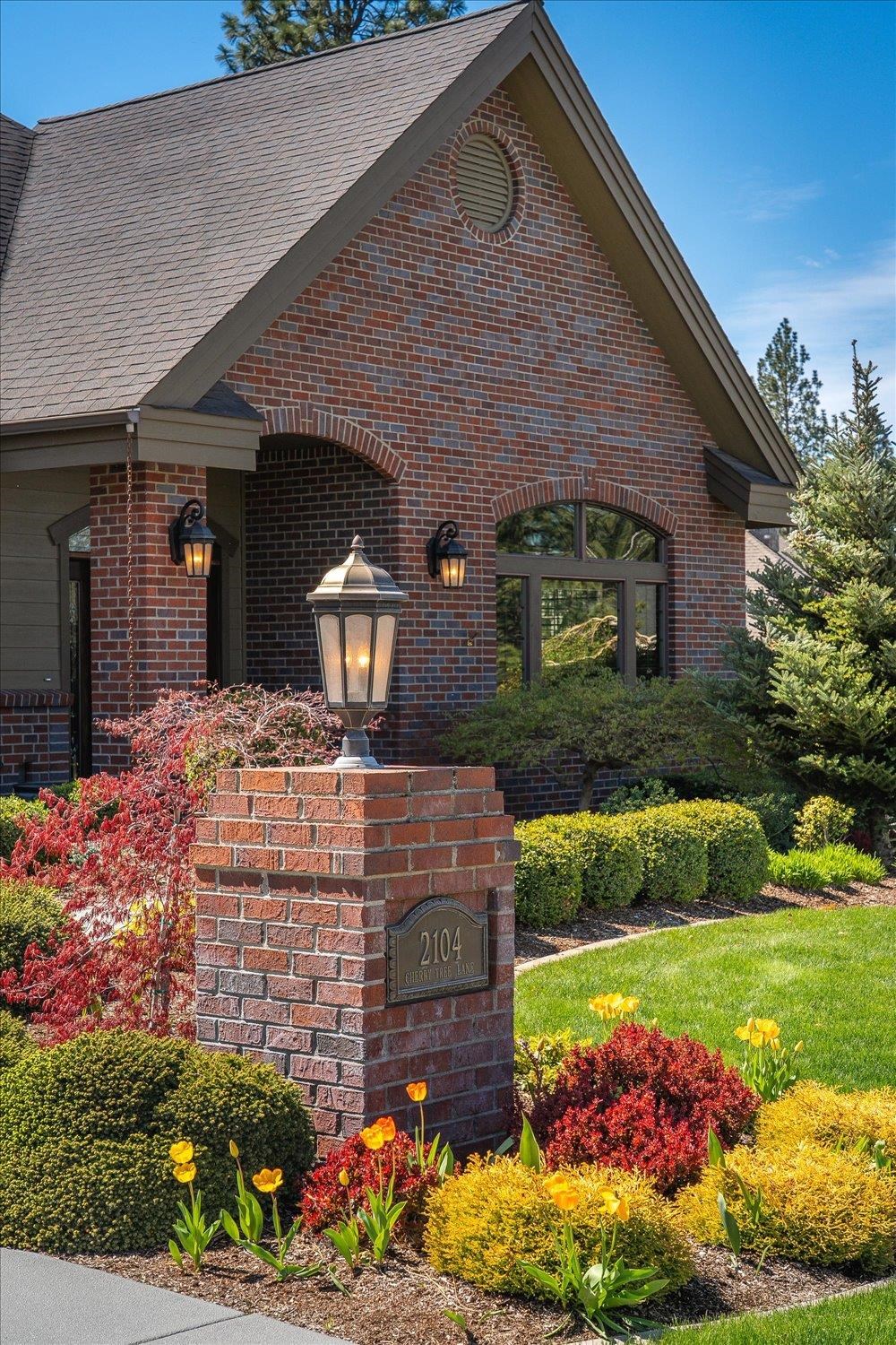 2104 E Cherrytree Ln - Photo 3