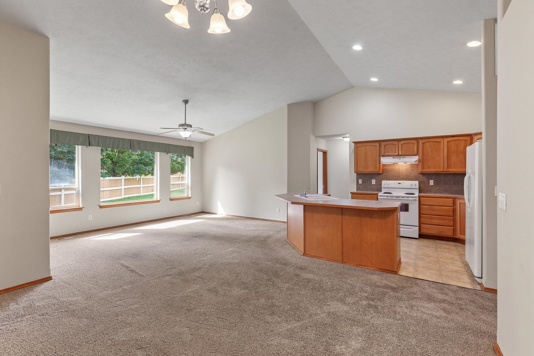 18712 E Augusta Ct - Photo 7