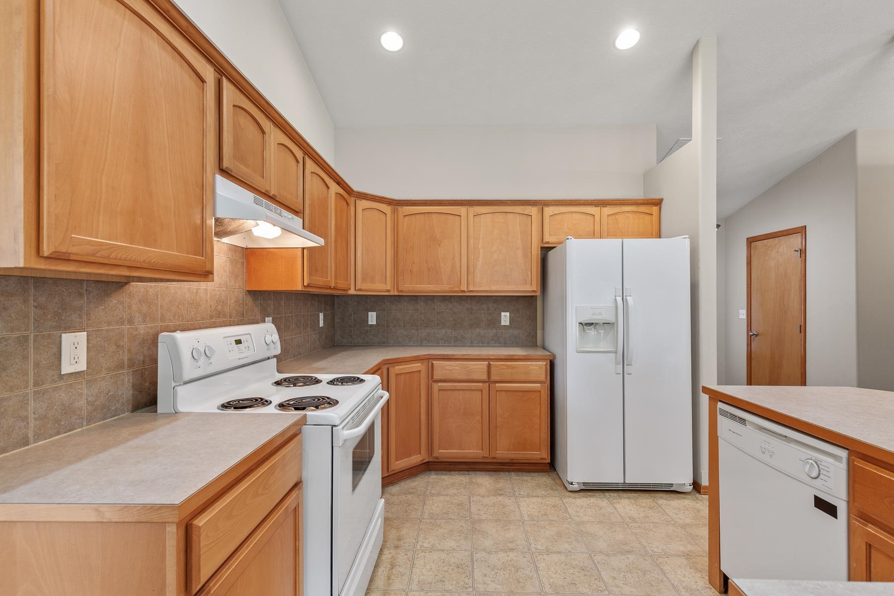 18712 E Augusta Ct - Photo 18