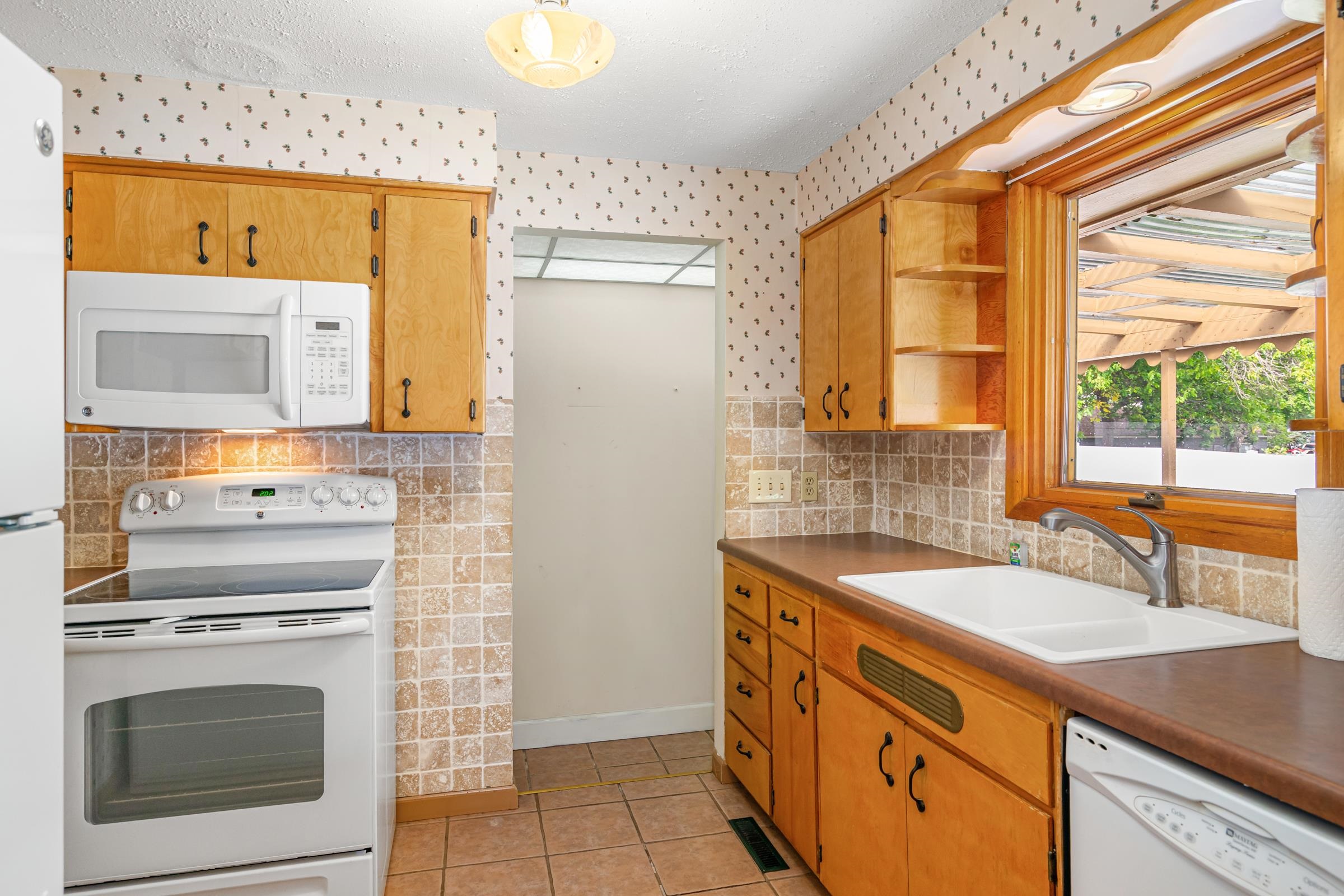 916 N WOODWARD Rd - Photo 9
