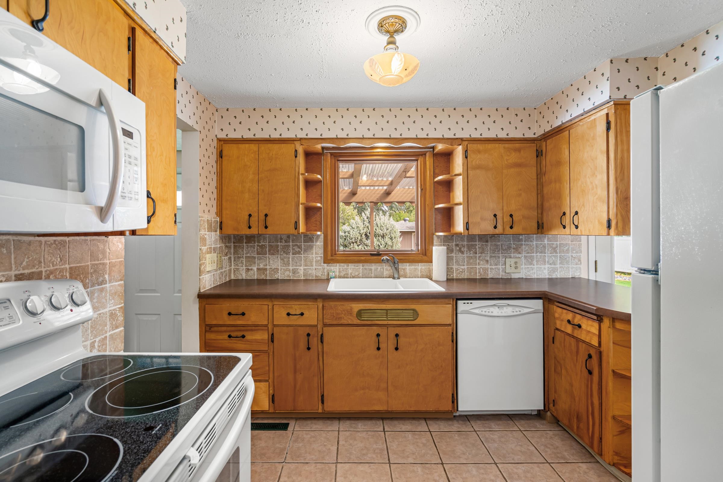 916 N WOODWARD Rd - Photo 10