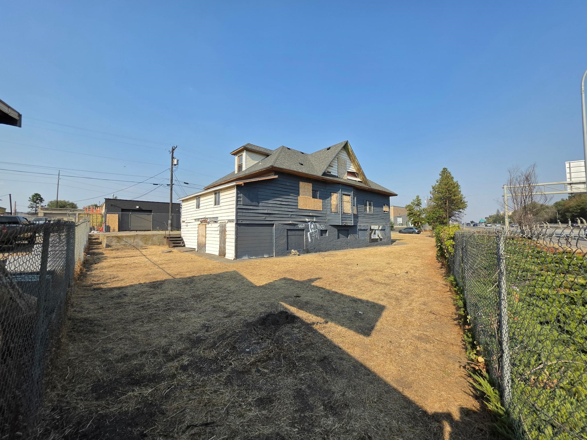 518 S Elm St - Photo 3