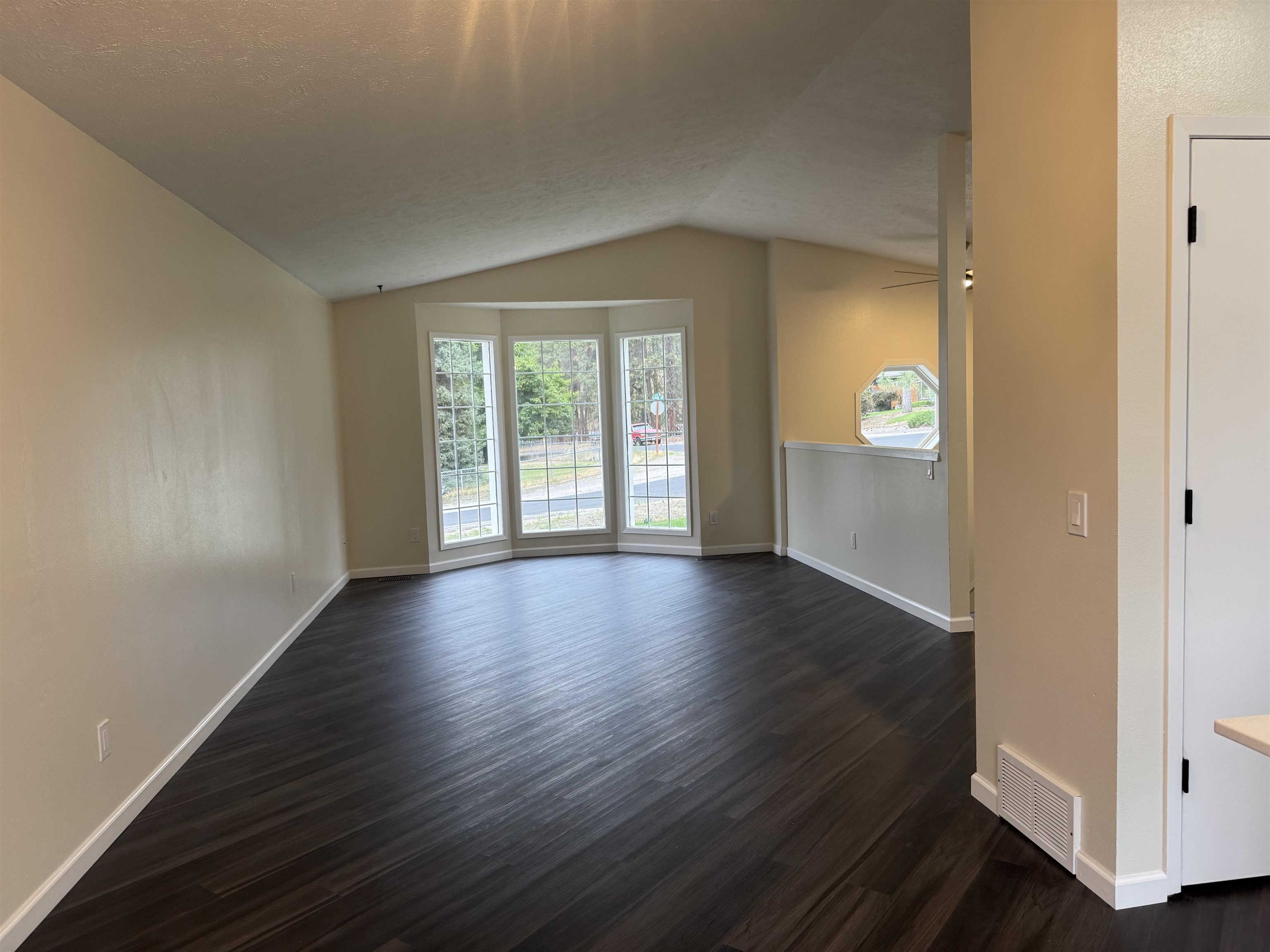 204 Lemon Ln - Photo 2