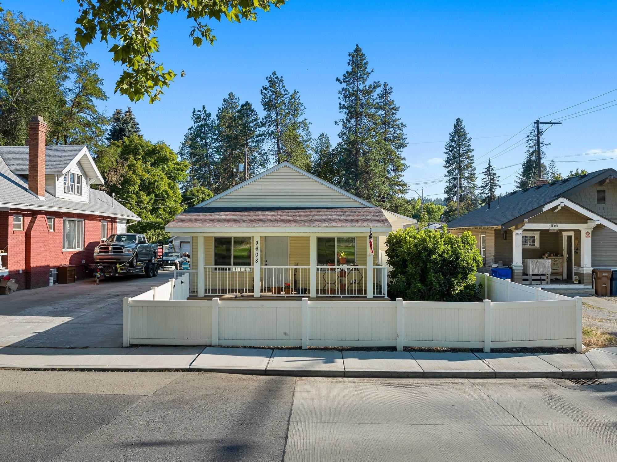 3608 E 5th Ave - Photo 1