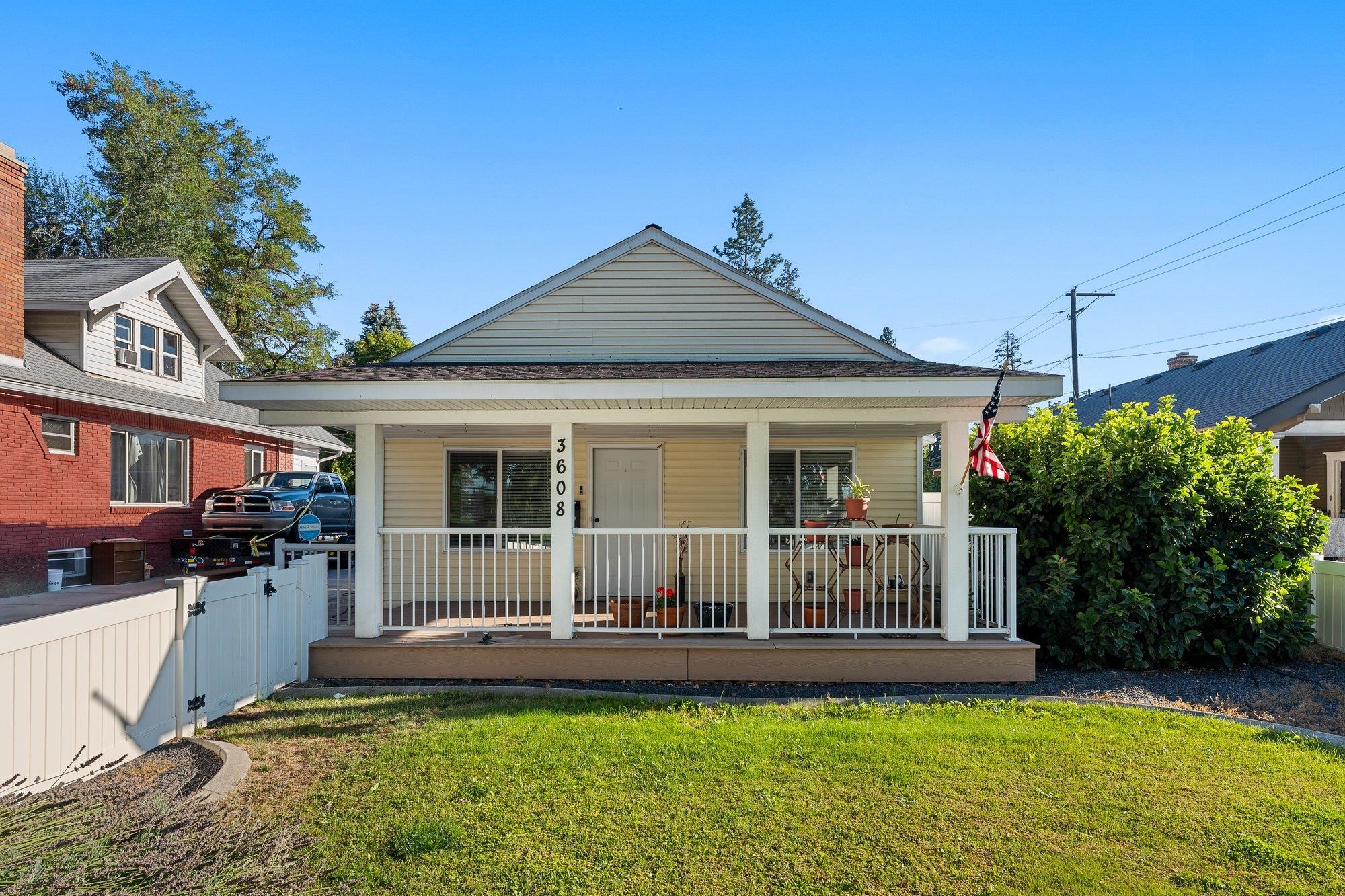 3608 E 5th Ave - Photo 2
