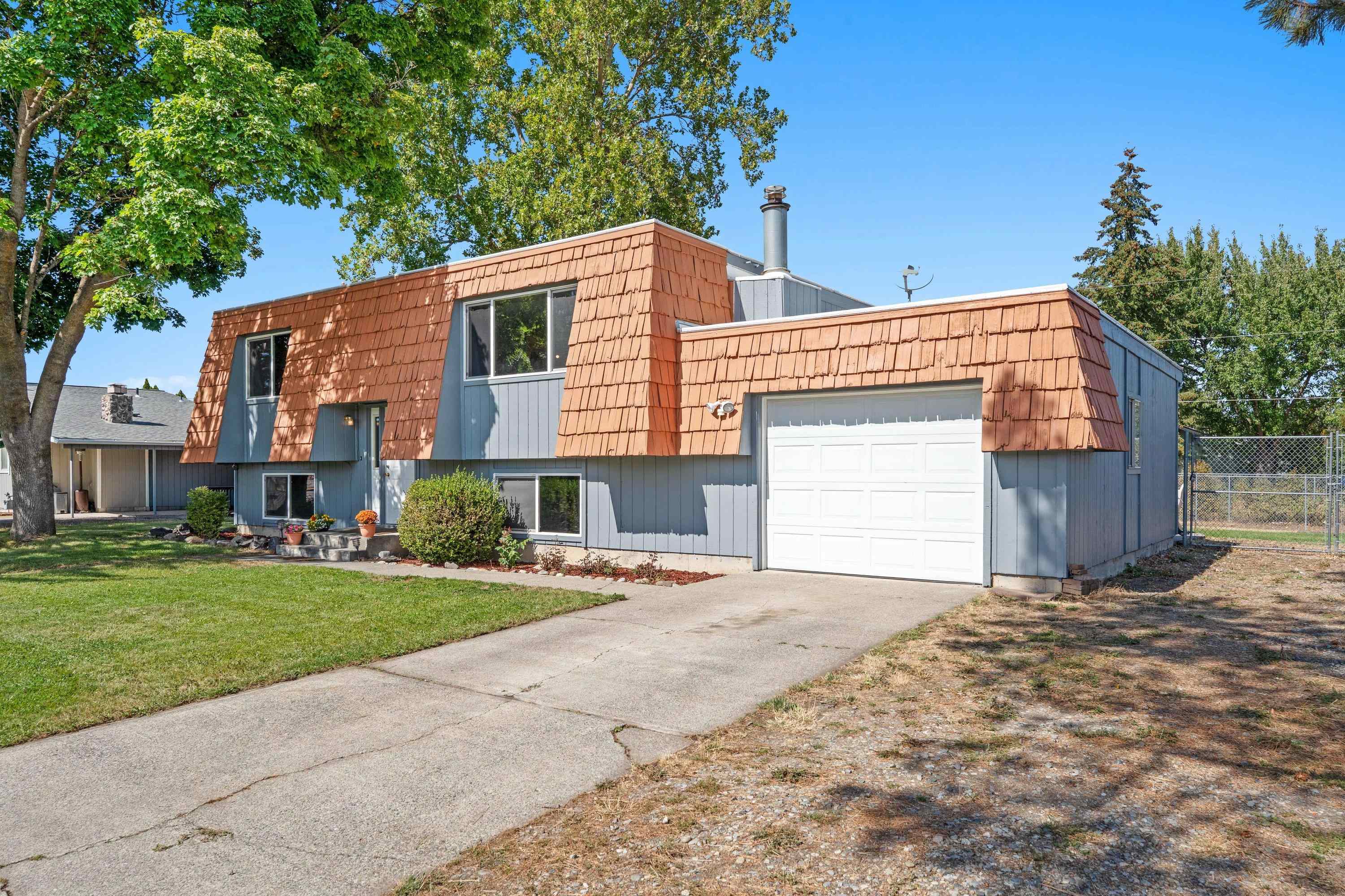 12505 E 31st Ave - Photo 2