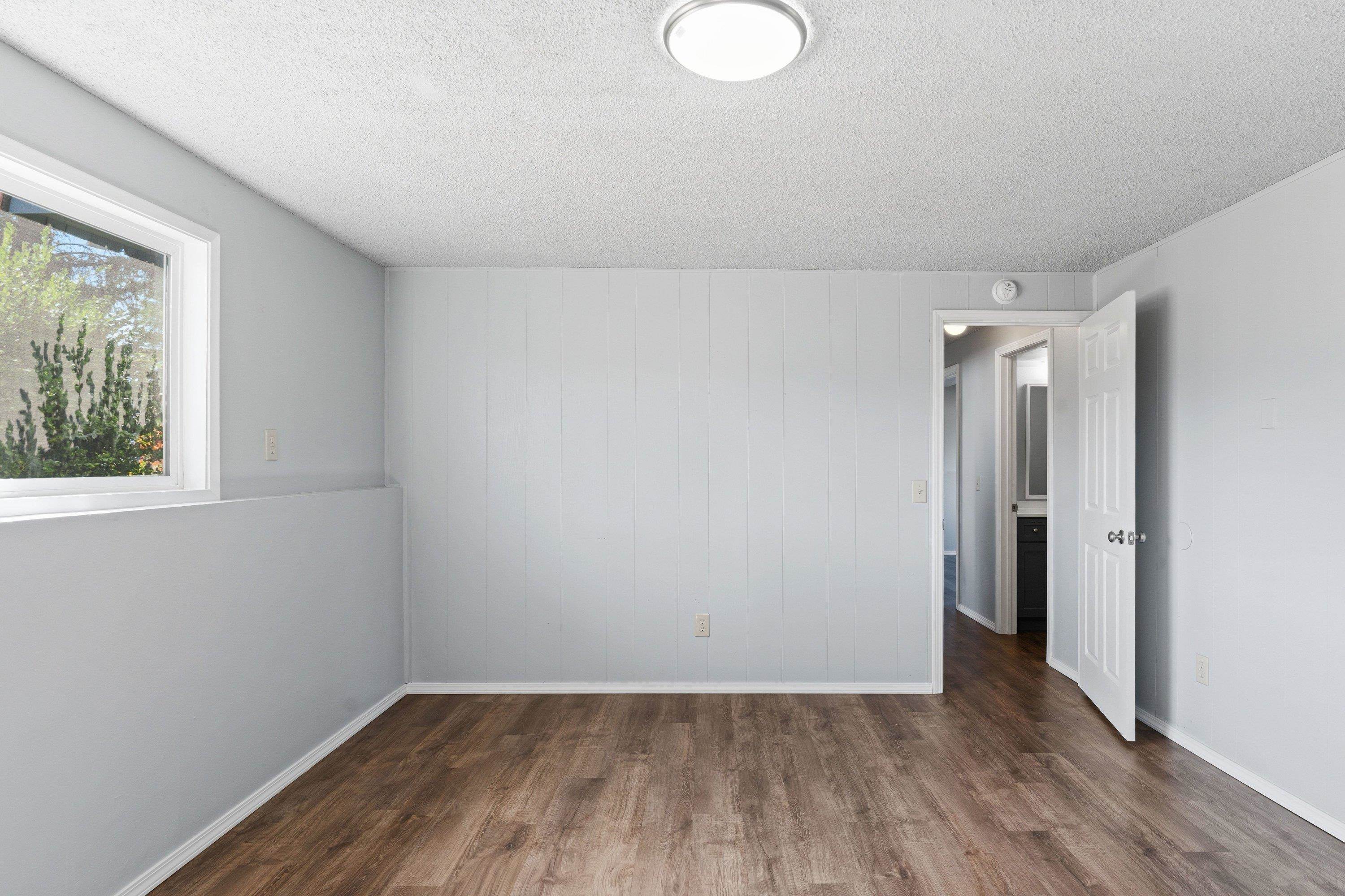 12505 E 31st Ave - Photo 24