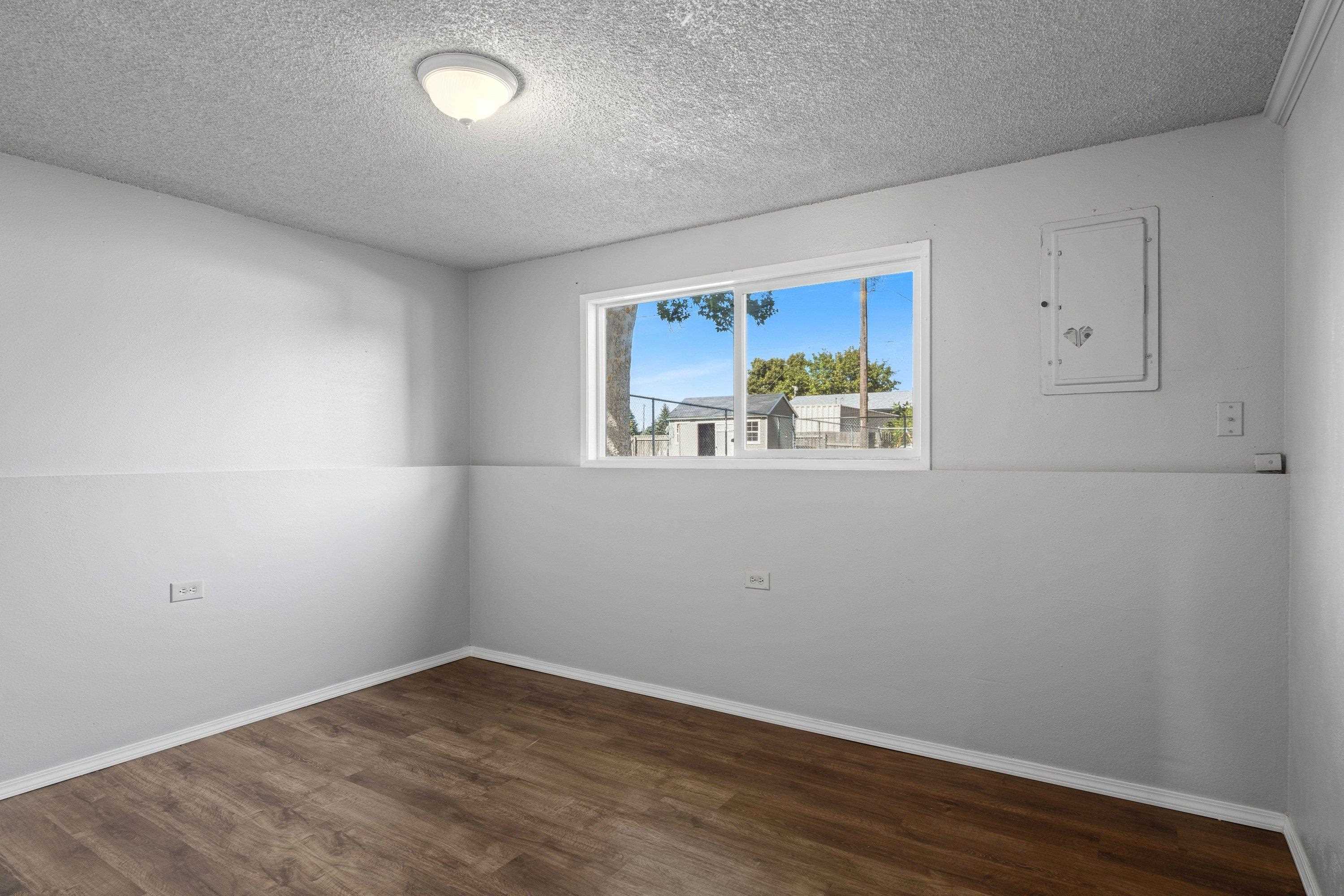 12505 E 31st Ave - Photo 28