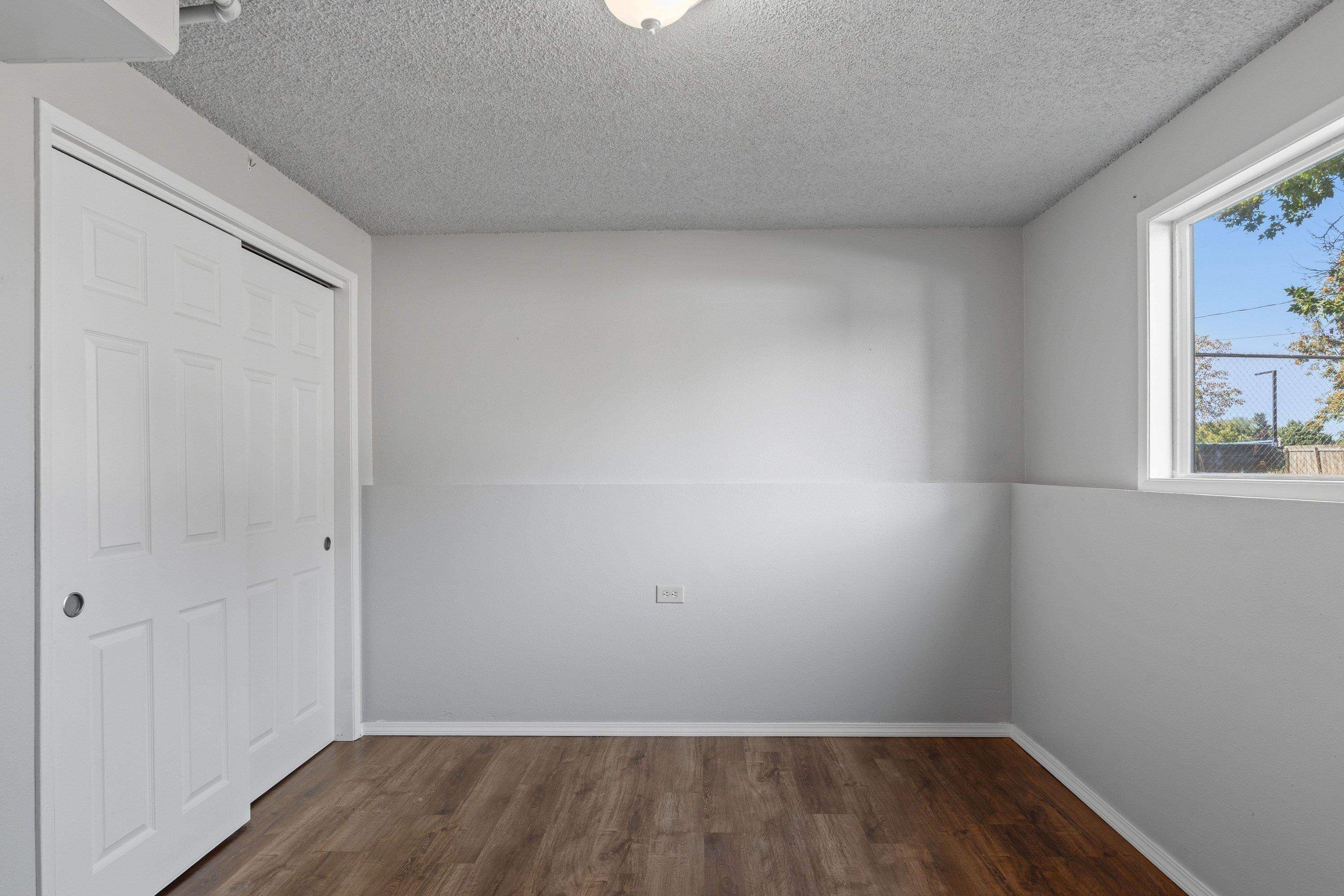 12505 E 31st Ave - Photo 29