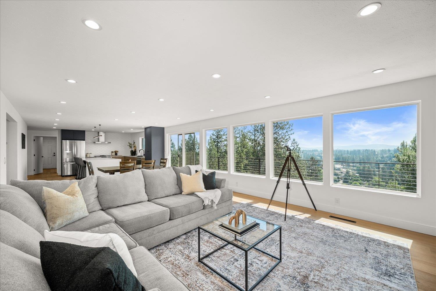 8312 N Northview Rd - Photo 2