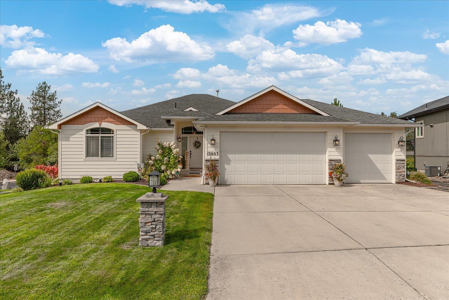 13603 N Mayfair Ln - Photo 1