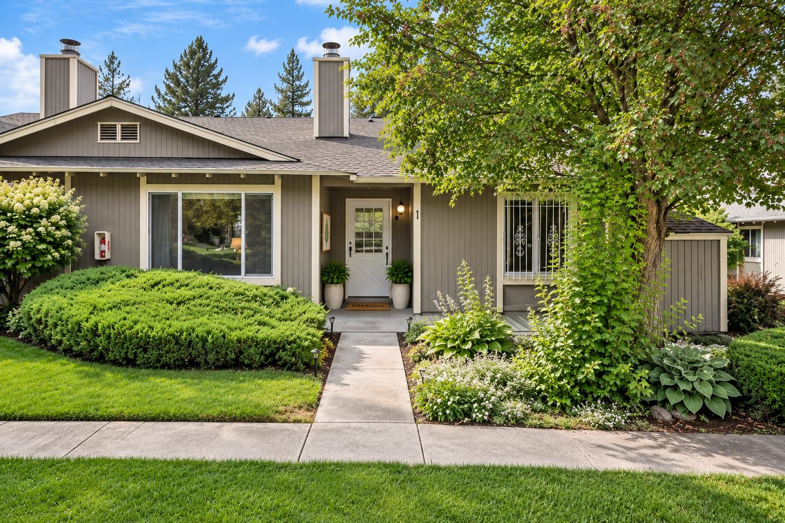 6106 E 6th Ave - Photo 2