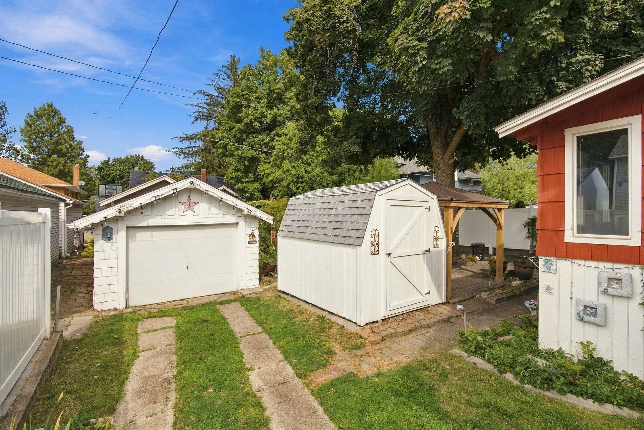 421 E 28th Ave - Photo 35