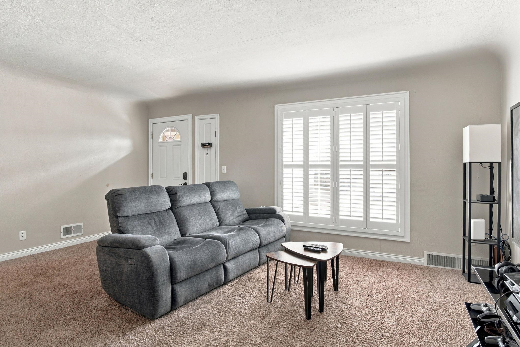 10309 E Broadway Ave - Photo 3