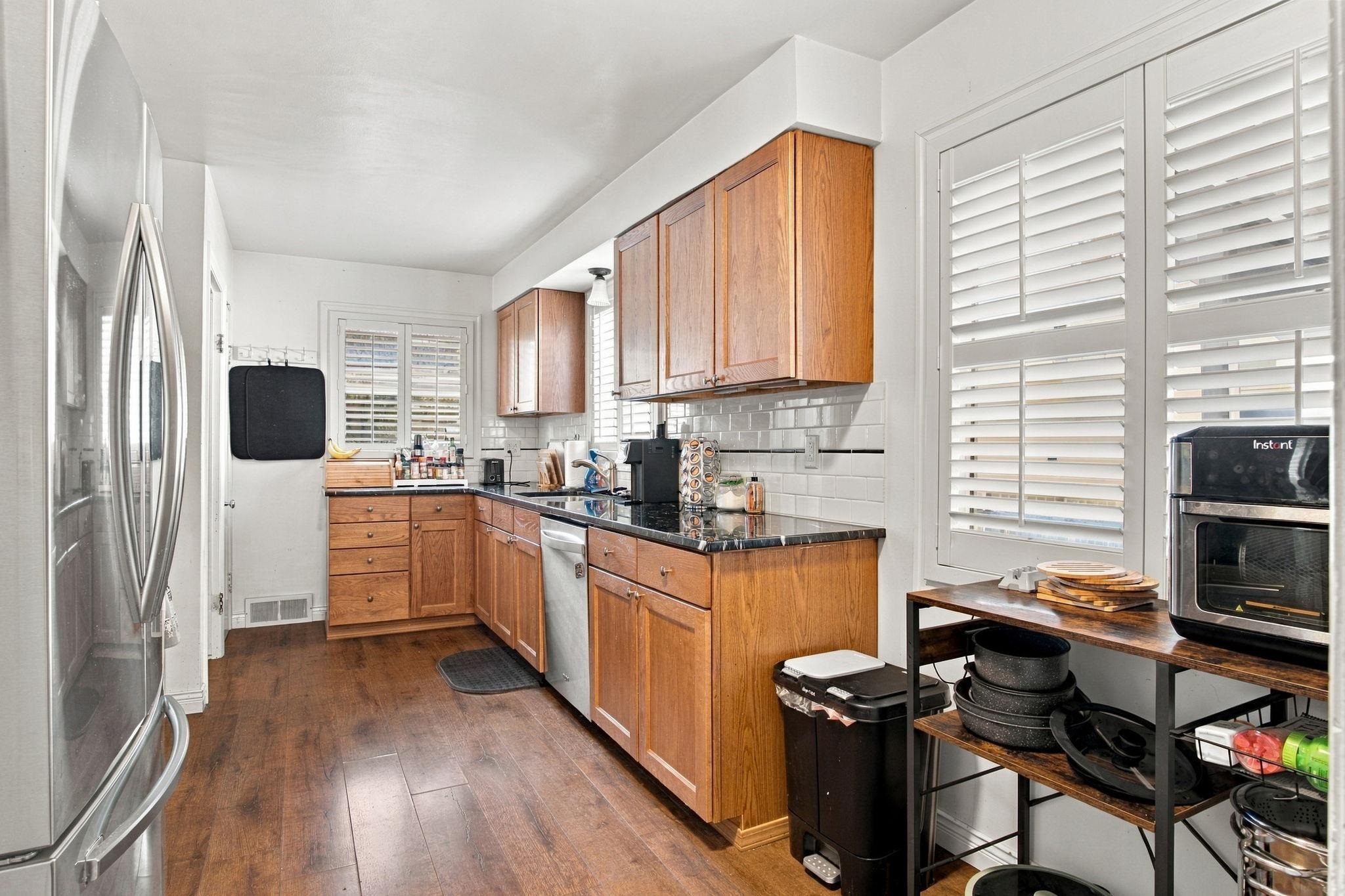 10309 E Broadway Ave - Photo 7