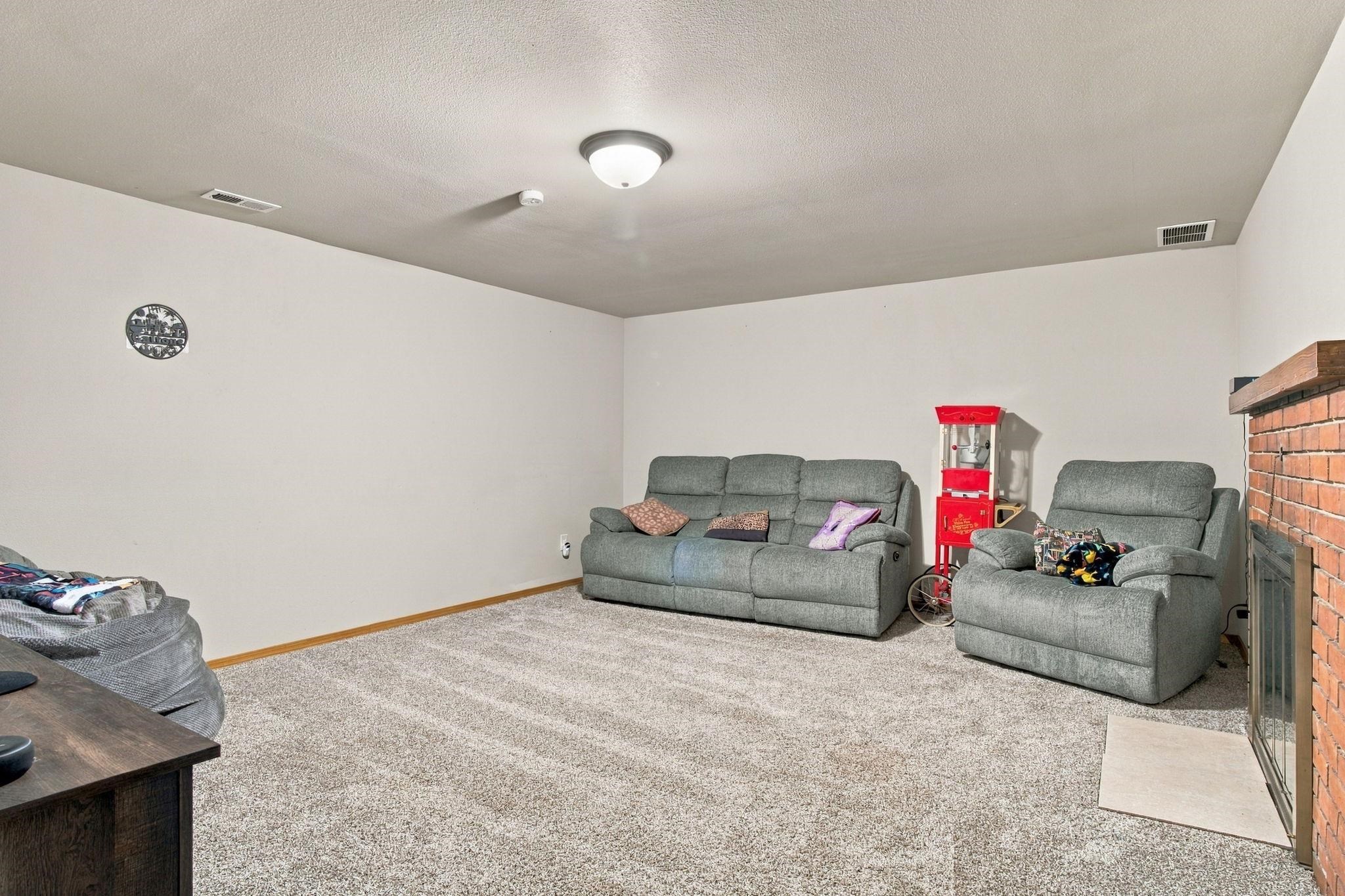 10309 E Broadway Ave - Photo 20