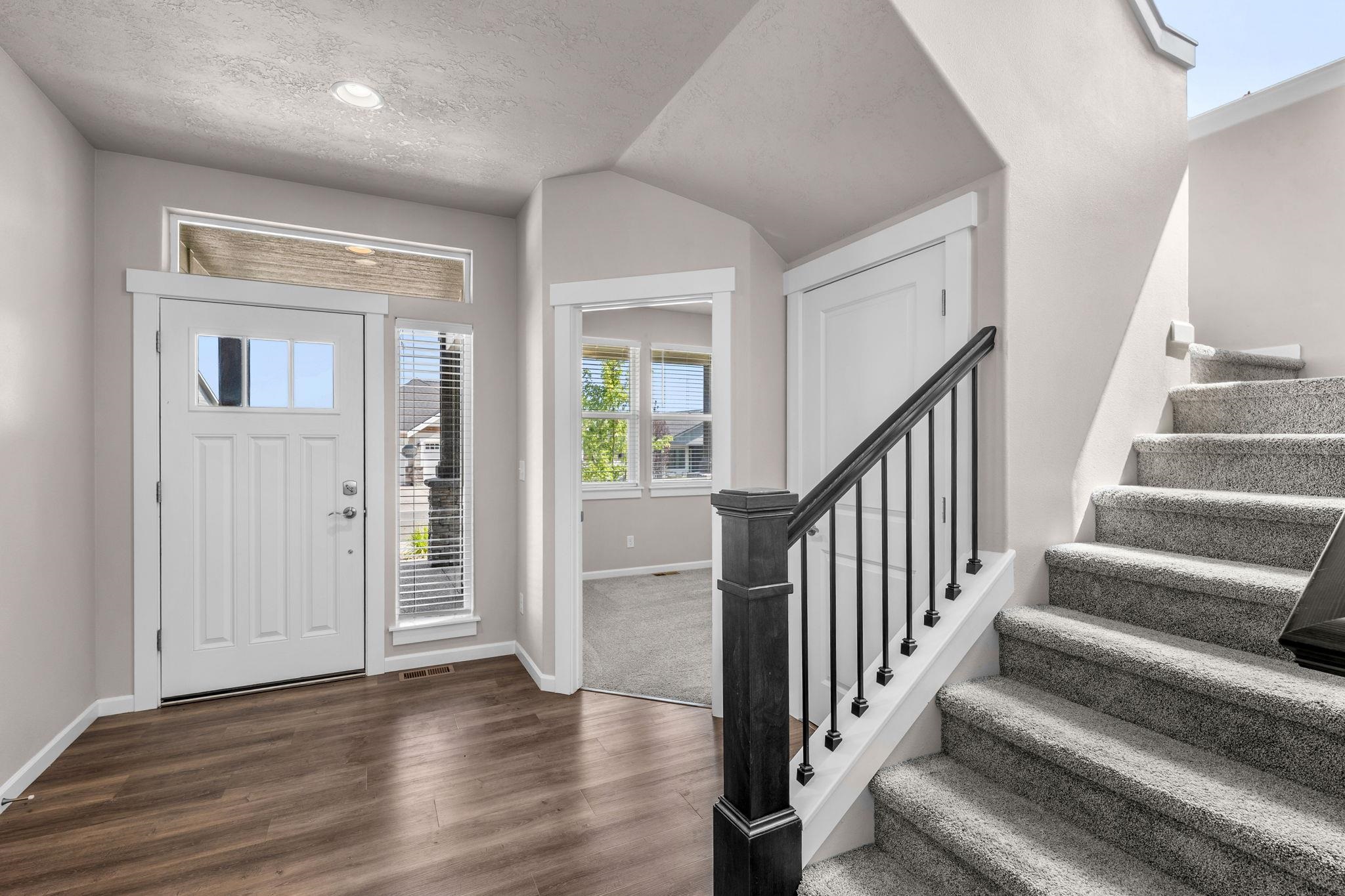 1229 S Greenacres Ct - Photo 2