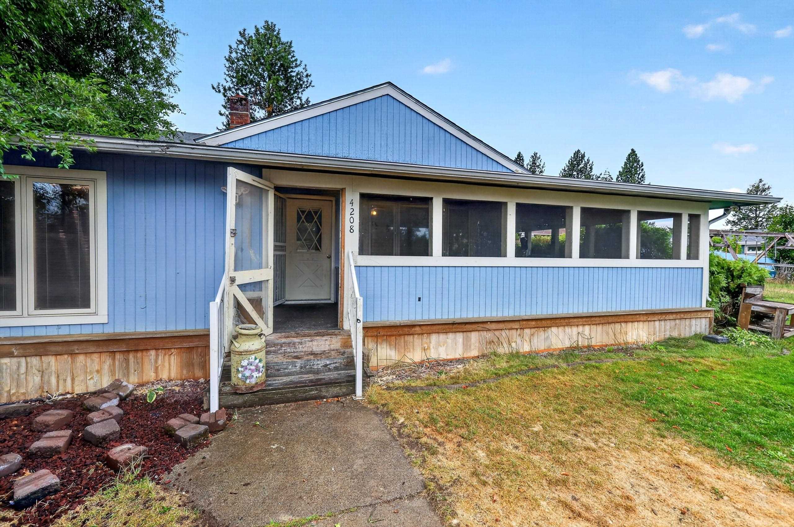 4208 E Hastings Ave - Photo 1