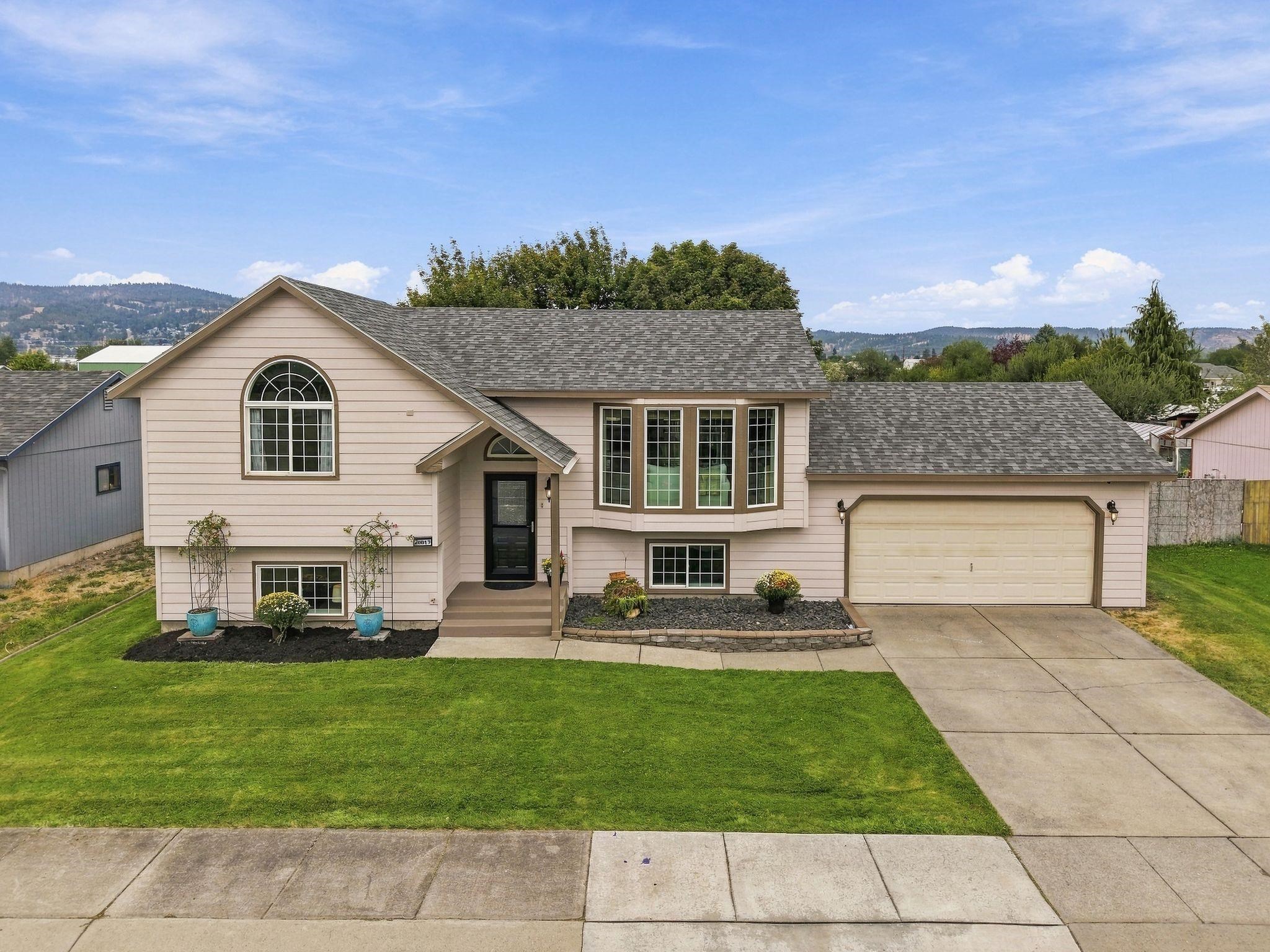 20017 E Grace Ln - Photo 1