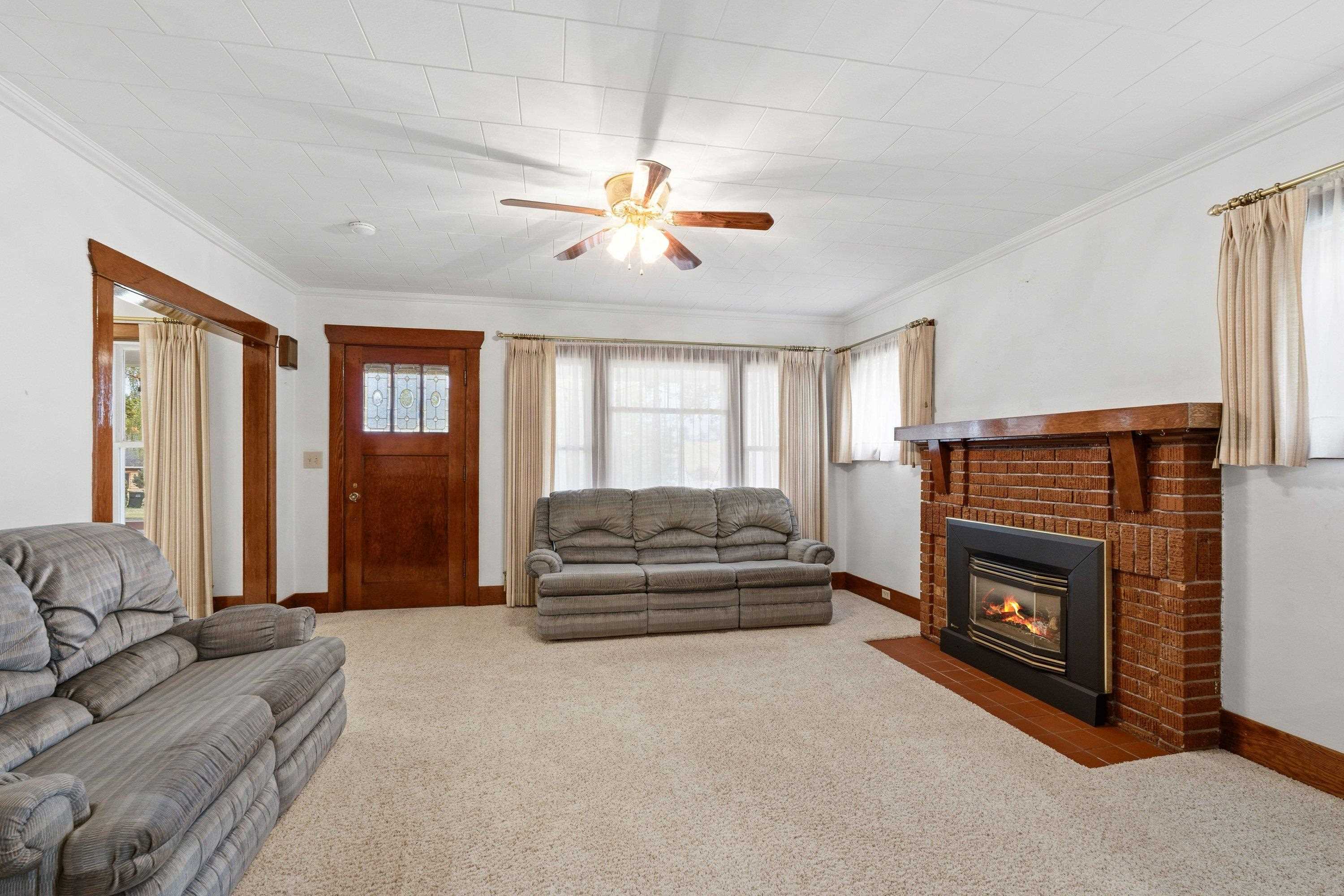 341 S Broadway St - Photo 6