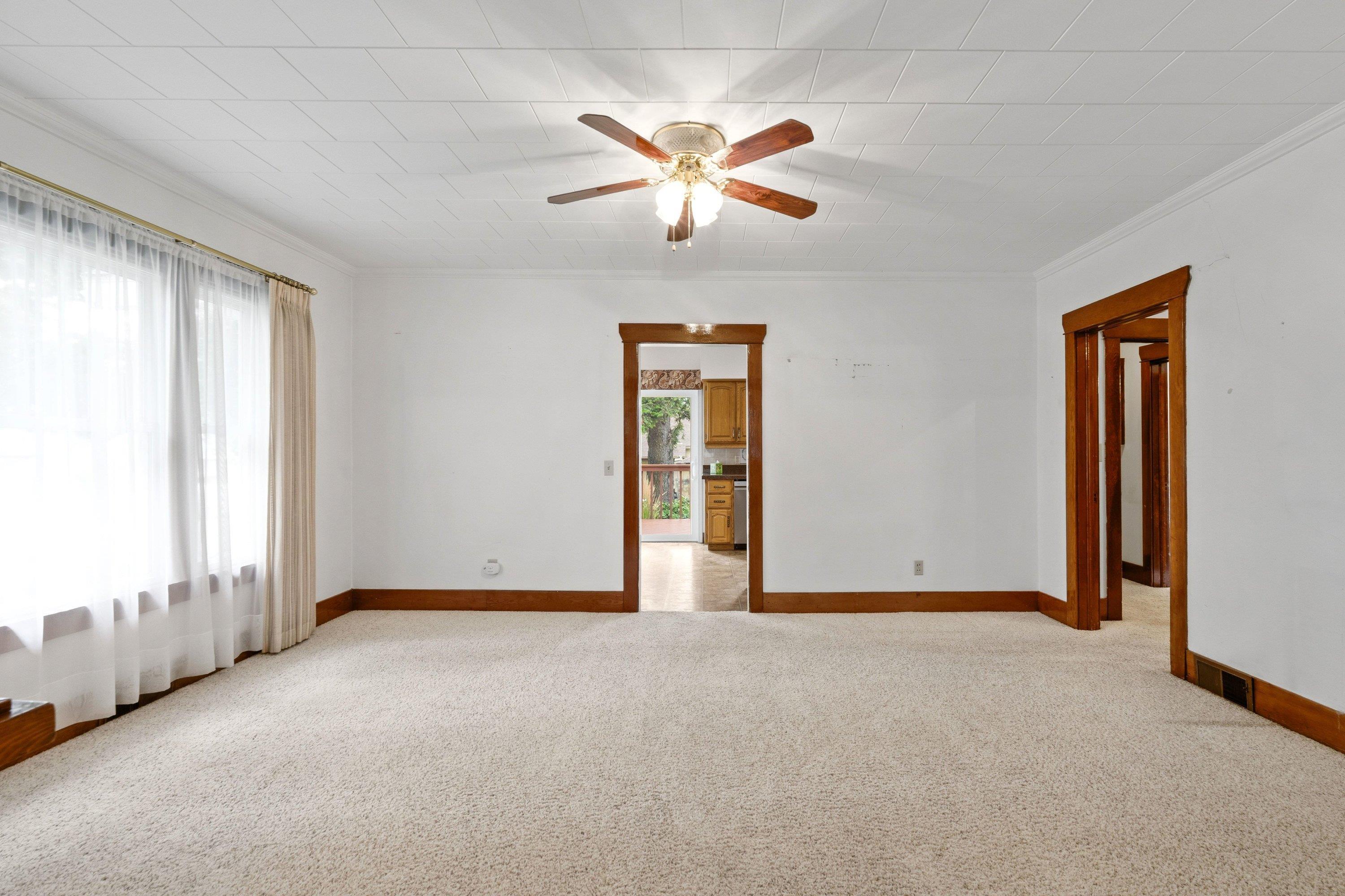 341 S Broadway St - Photo 7
