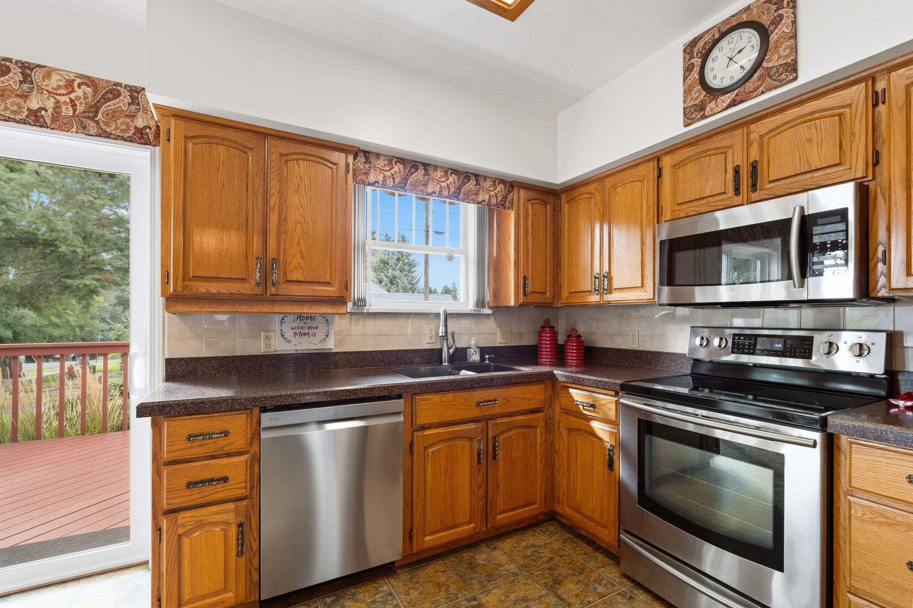 341 S Broadway St - Photo 9