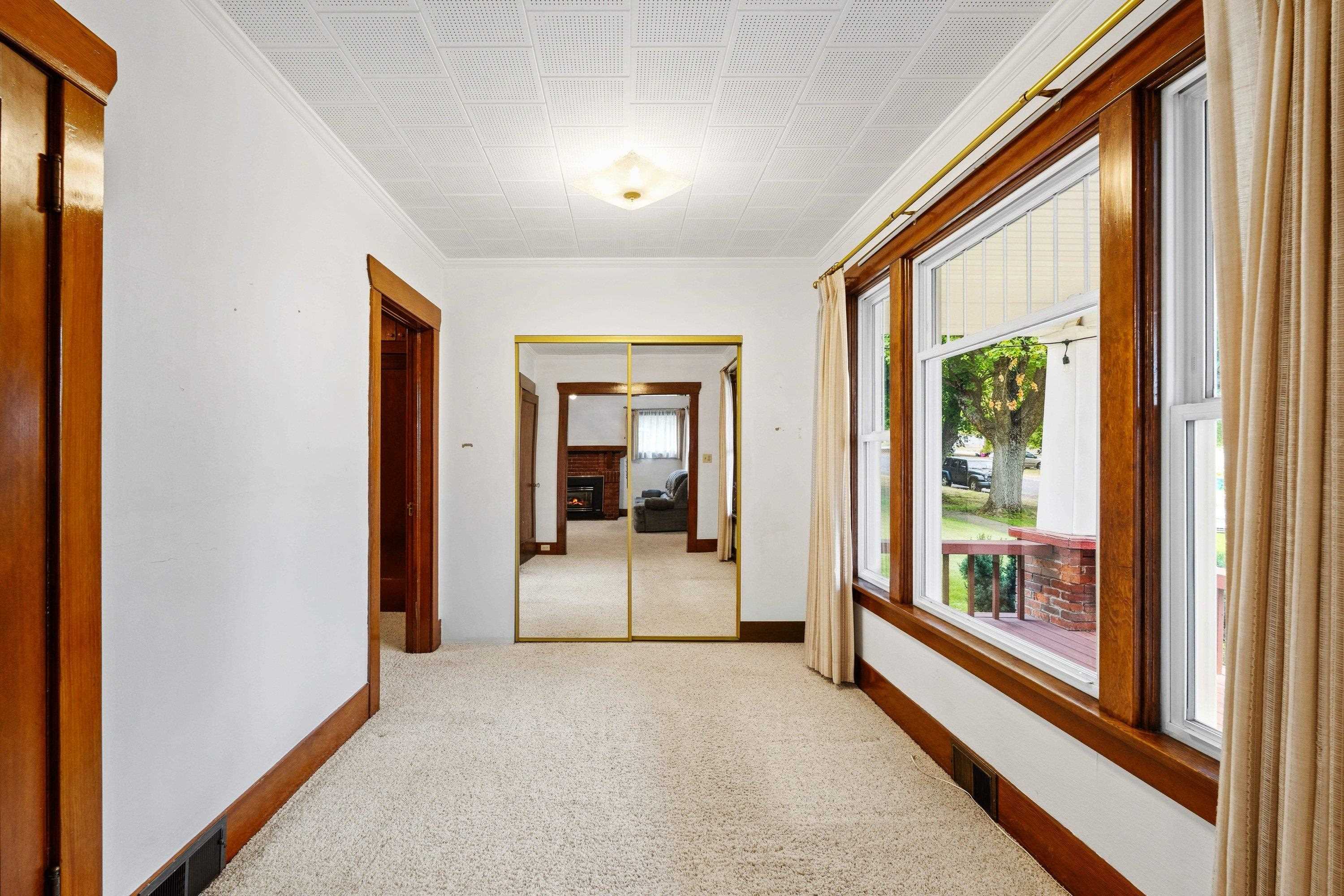 341 S Broadway St - Photo 18