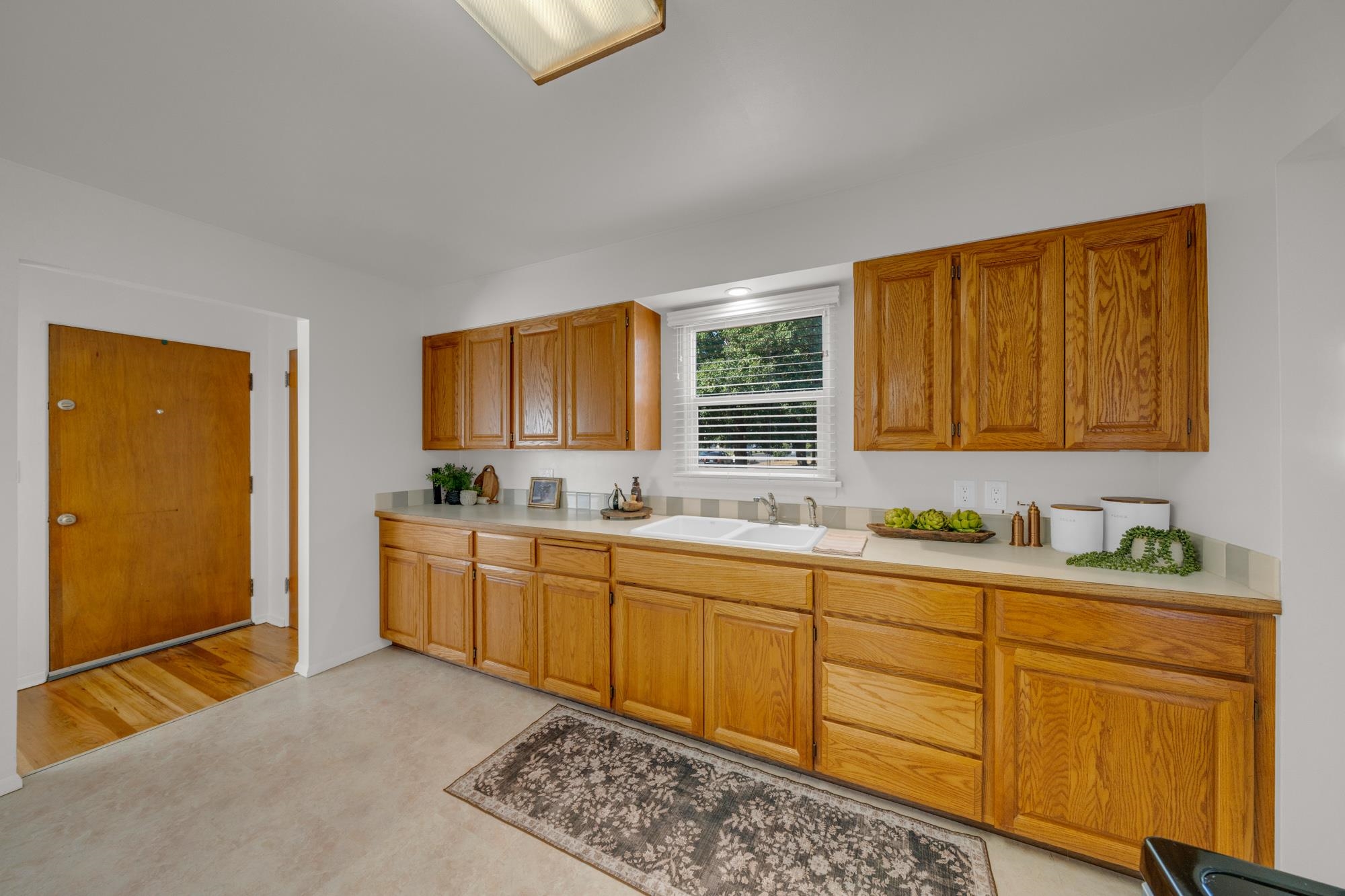 603 E COLUMBIA Ave - Photo 9
