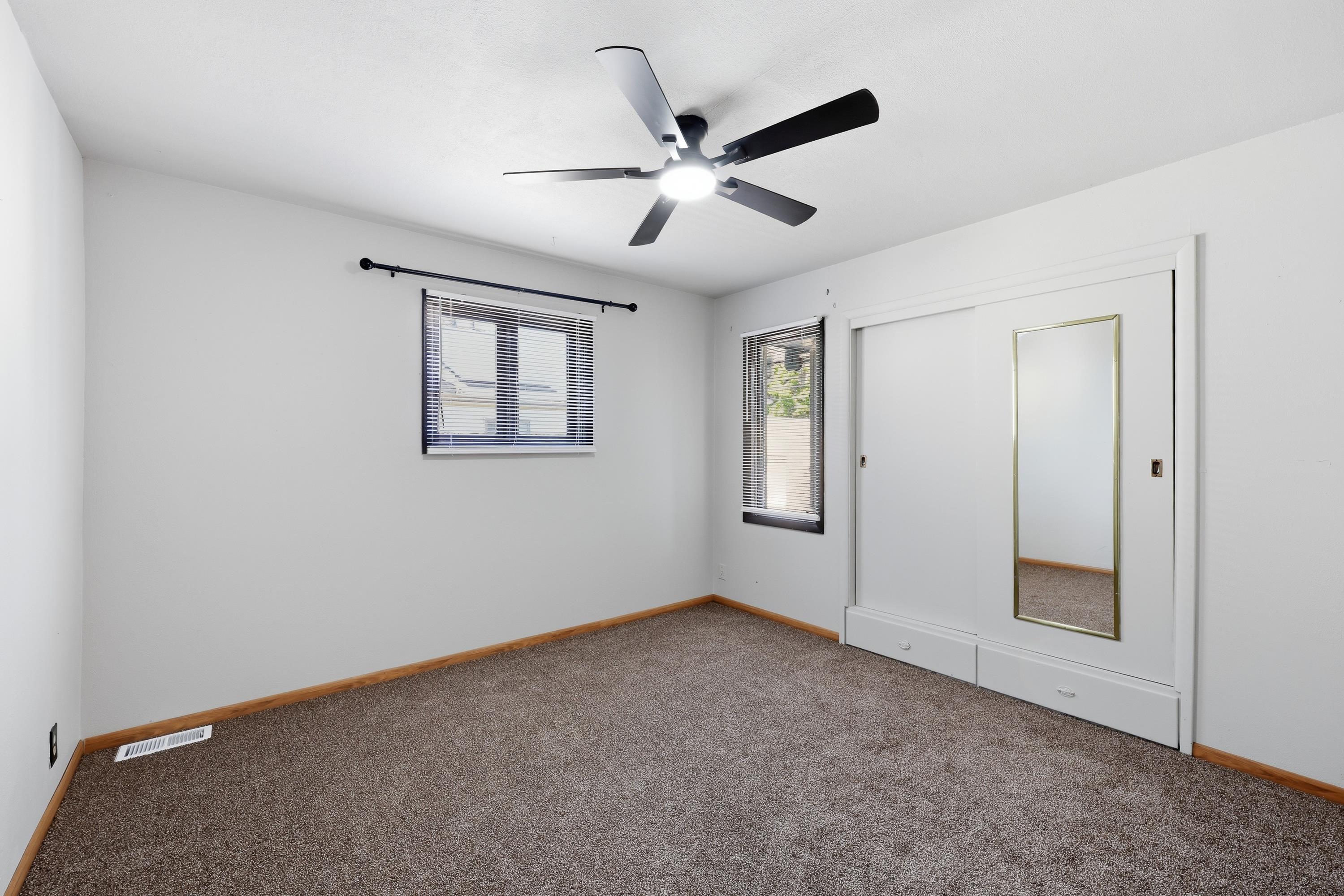 627 E Empire Ave - Photo 14