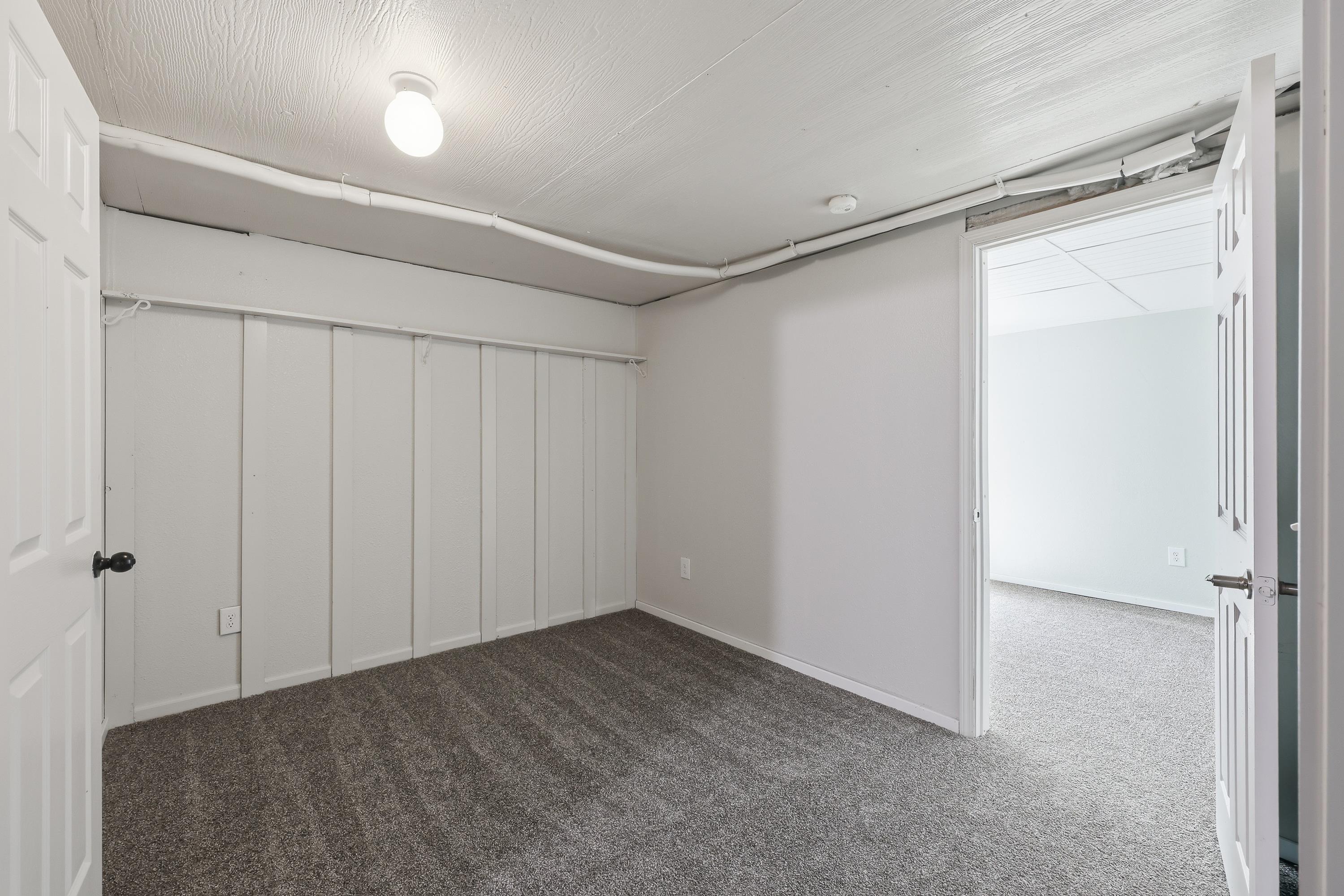 627 E Empire Ave - Photo 18