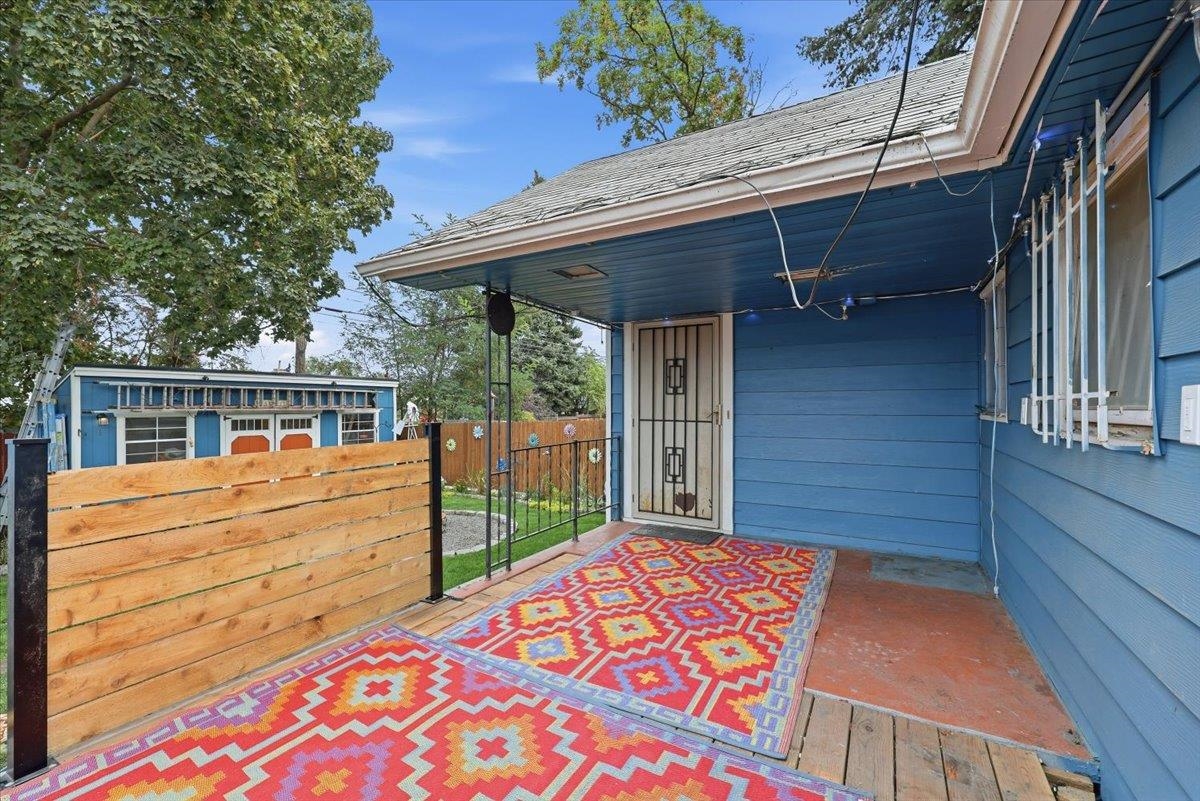 627 E Empire Ave - Photo 23