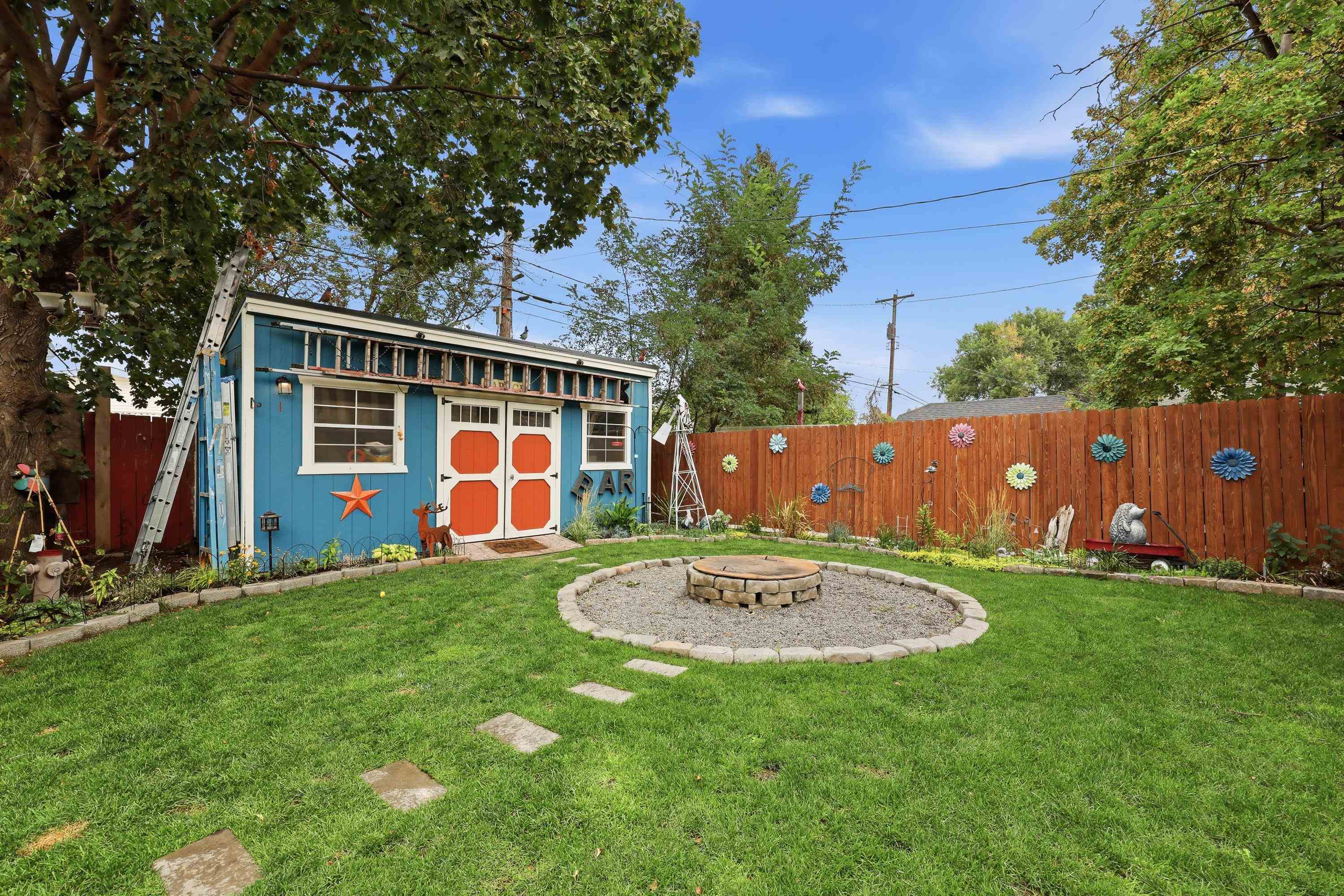 627 E Empire Ave - Photo 29