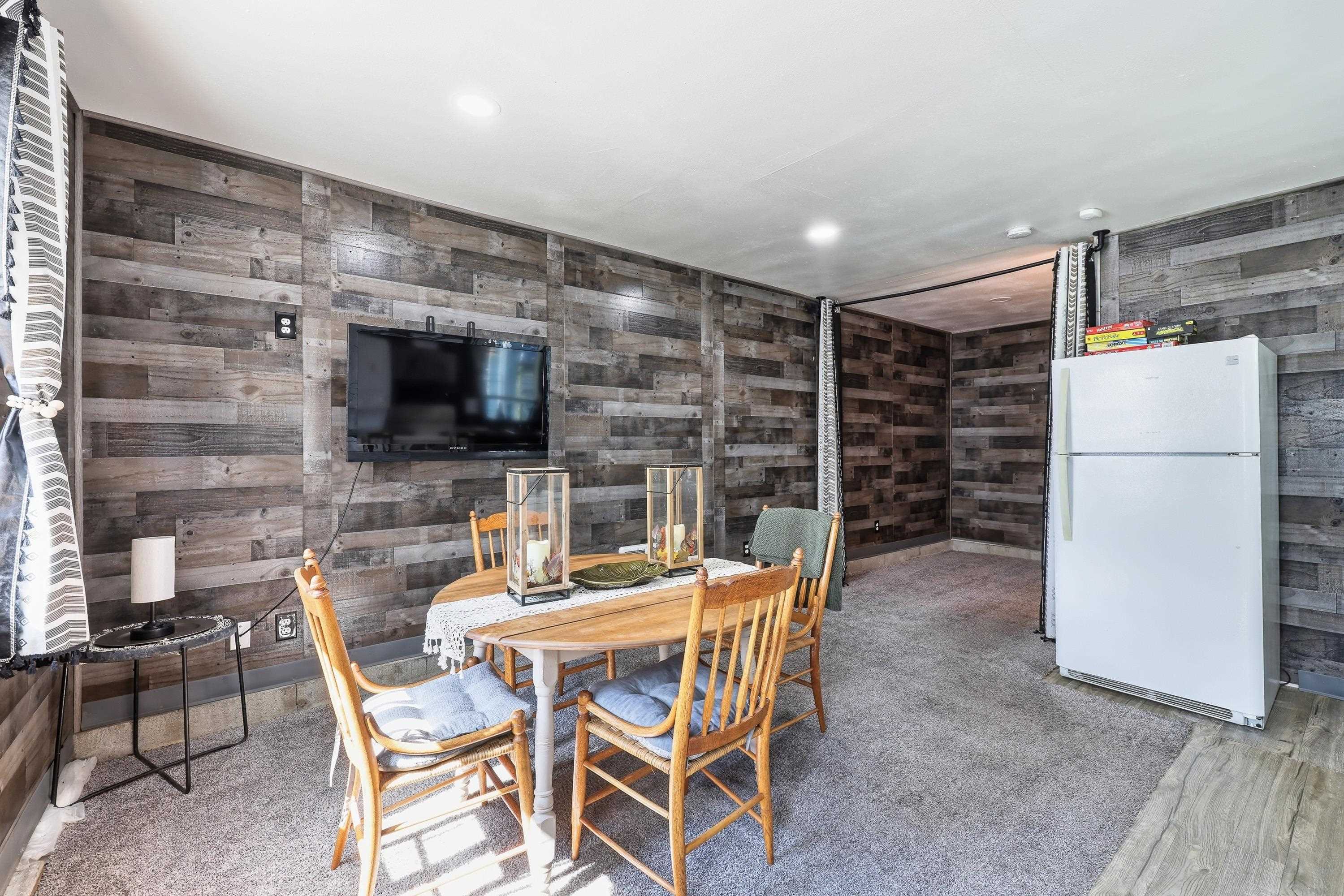 627 E Empire Ave - Photo 34