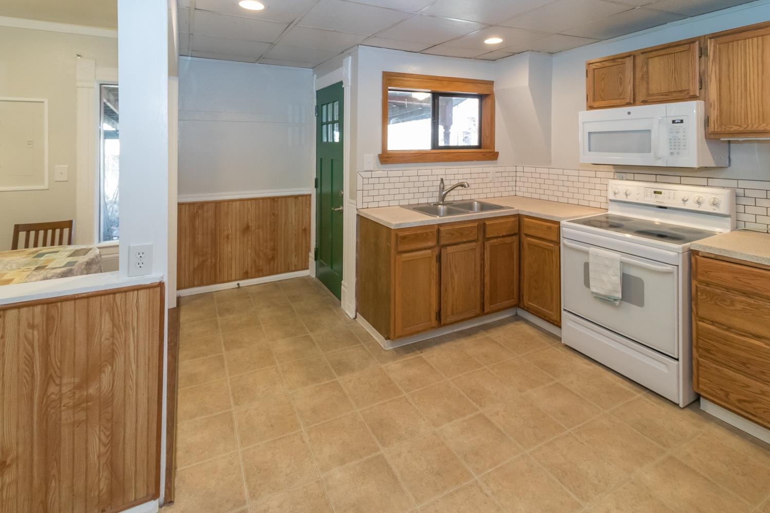 407 E 11th Ave - Photo 3