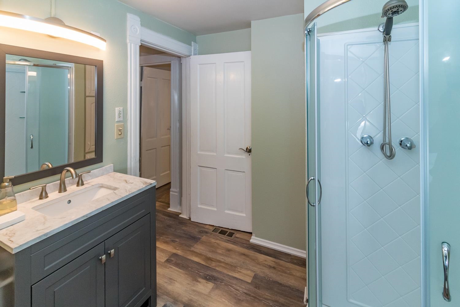 407 E 11th Ave - Photo 13