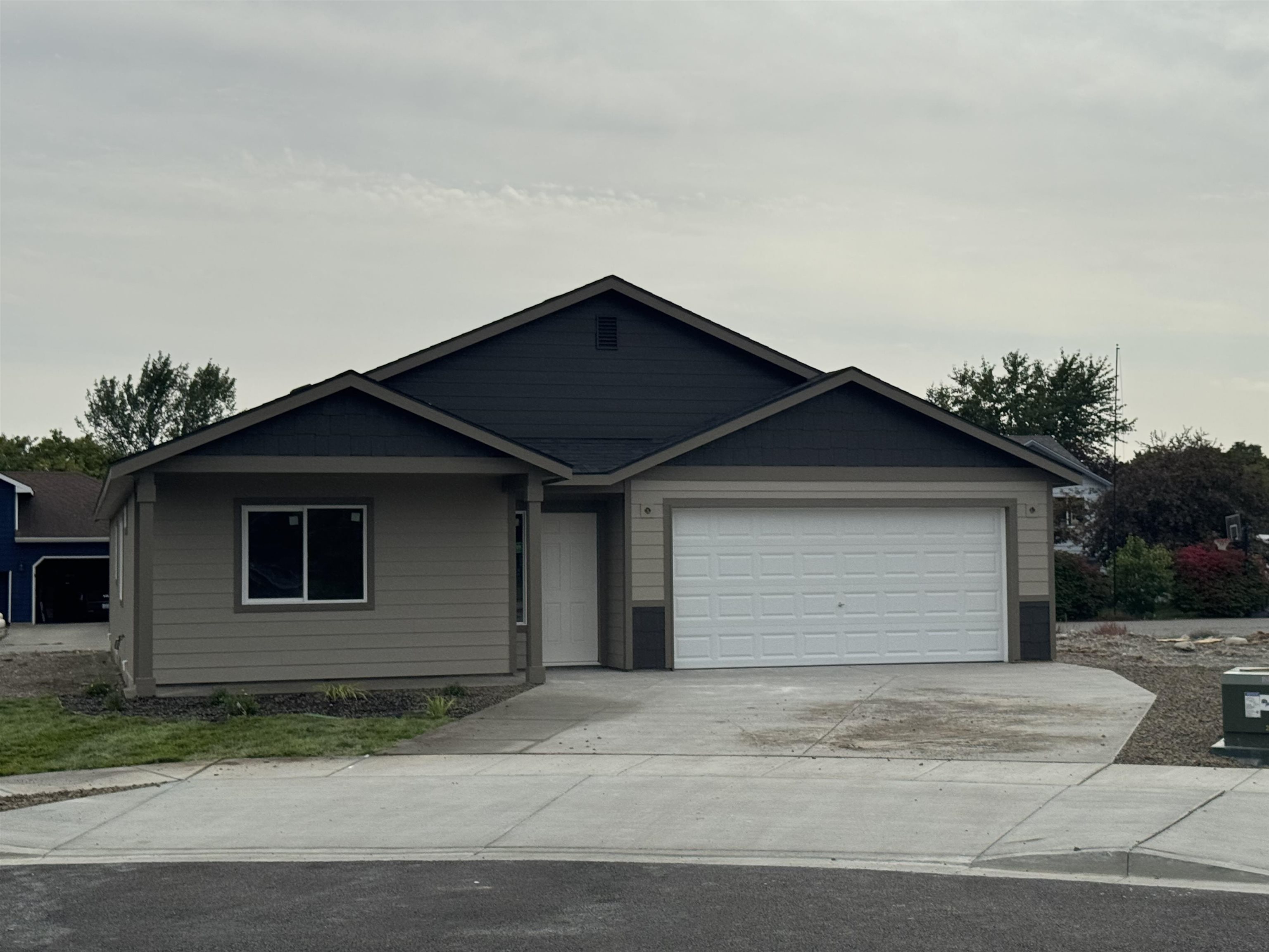 425 N Garvin Ct - Photo 1
