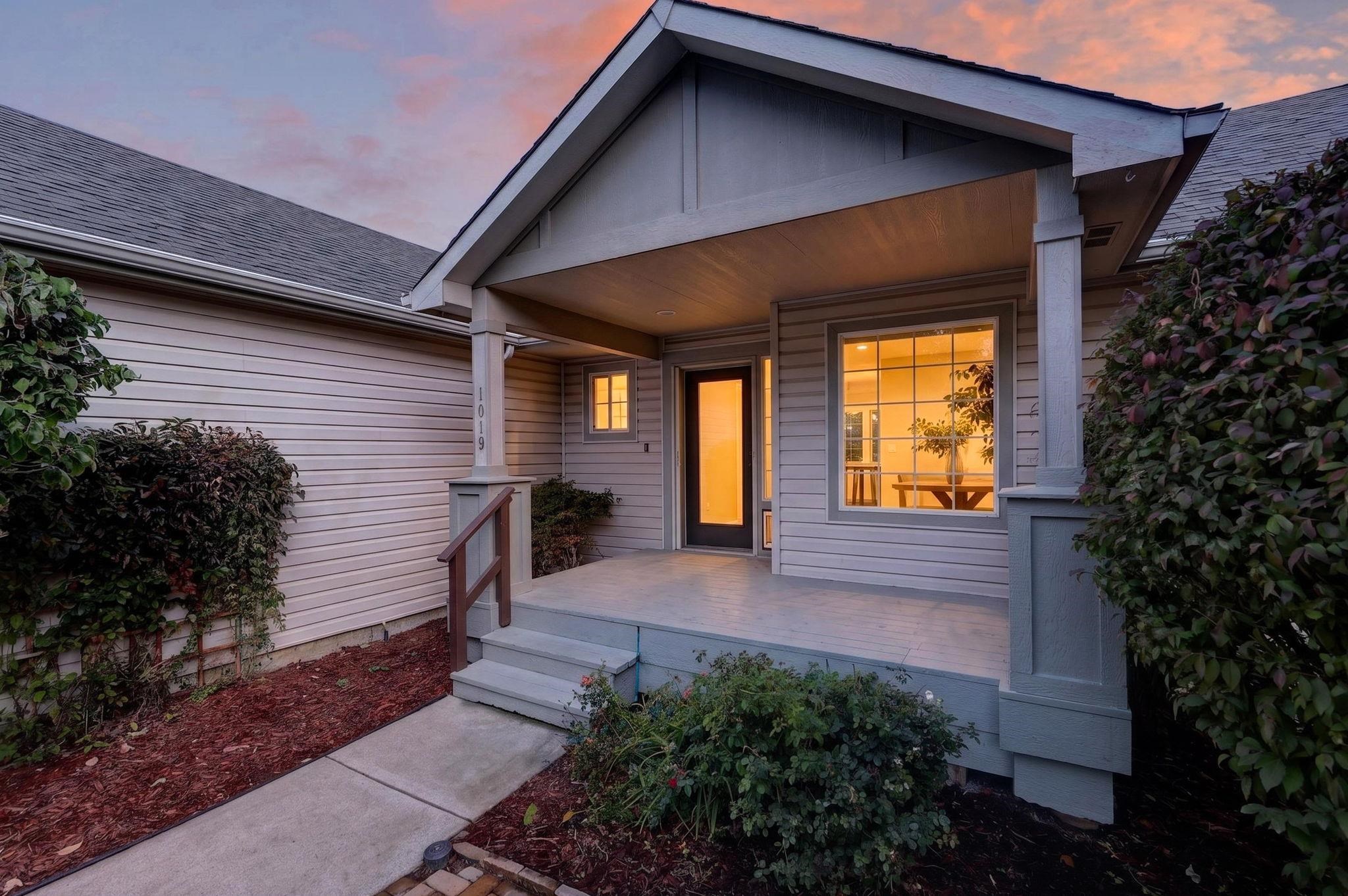 1019 W BOLAN Ave - Photo 2