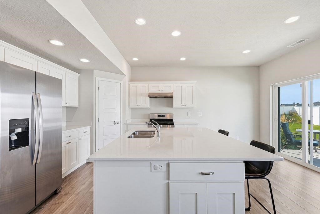 8434 W Sugar Ct - Photo 4