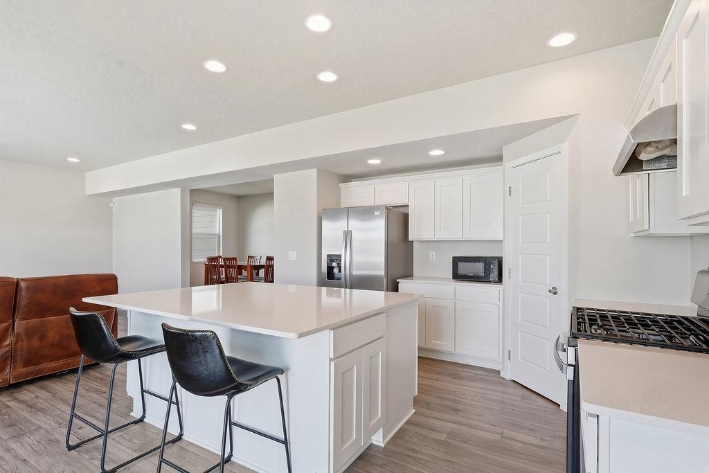 8434 W Sugar Ct - Photo 7