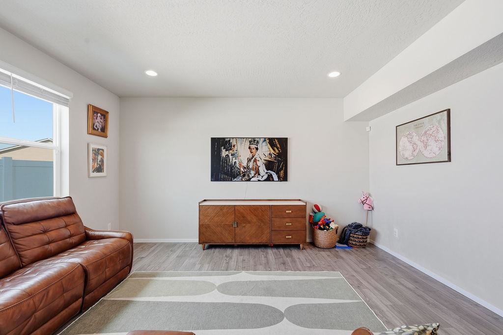 8434 W Sugar Ct - Photo 11