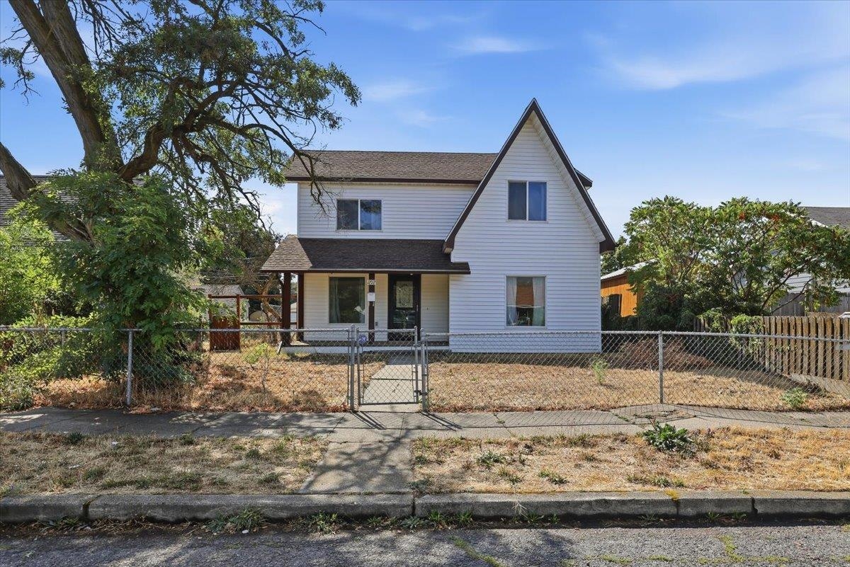 1712 E Queen Ave - Photo 4